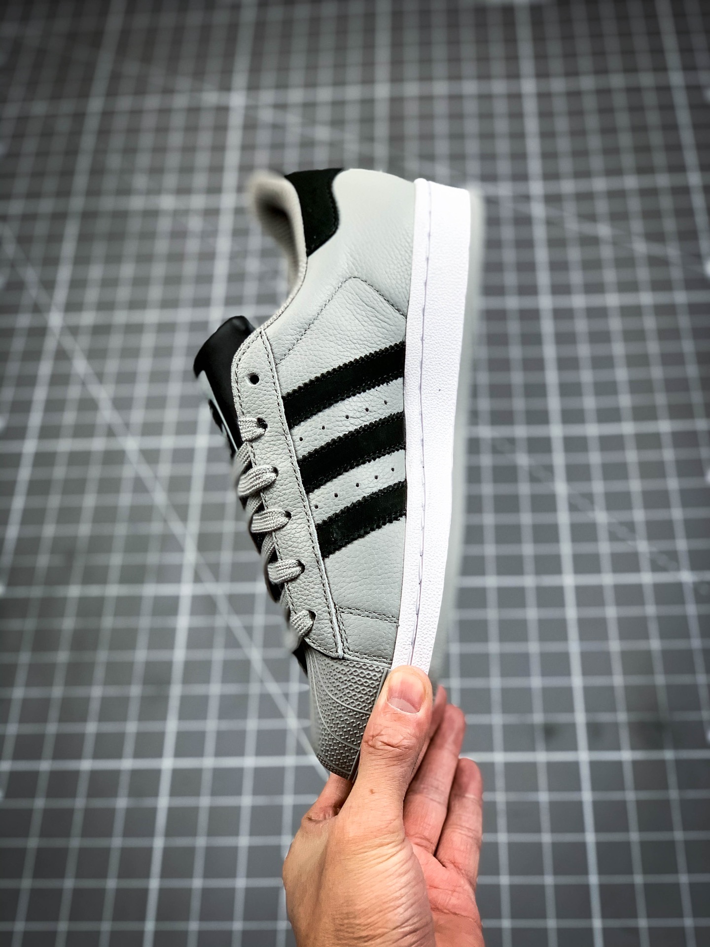 200  Adidas 阿迪达斯 Superstar 贝壳头运动休闲板鞋 EG4961