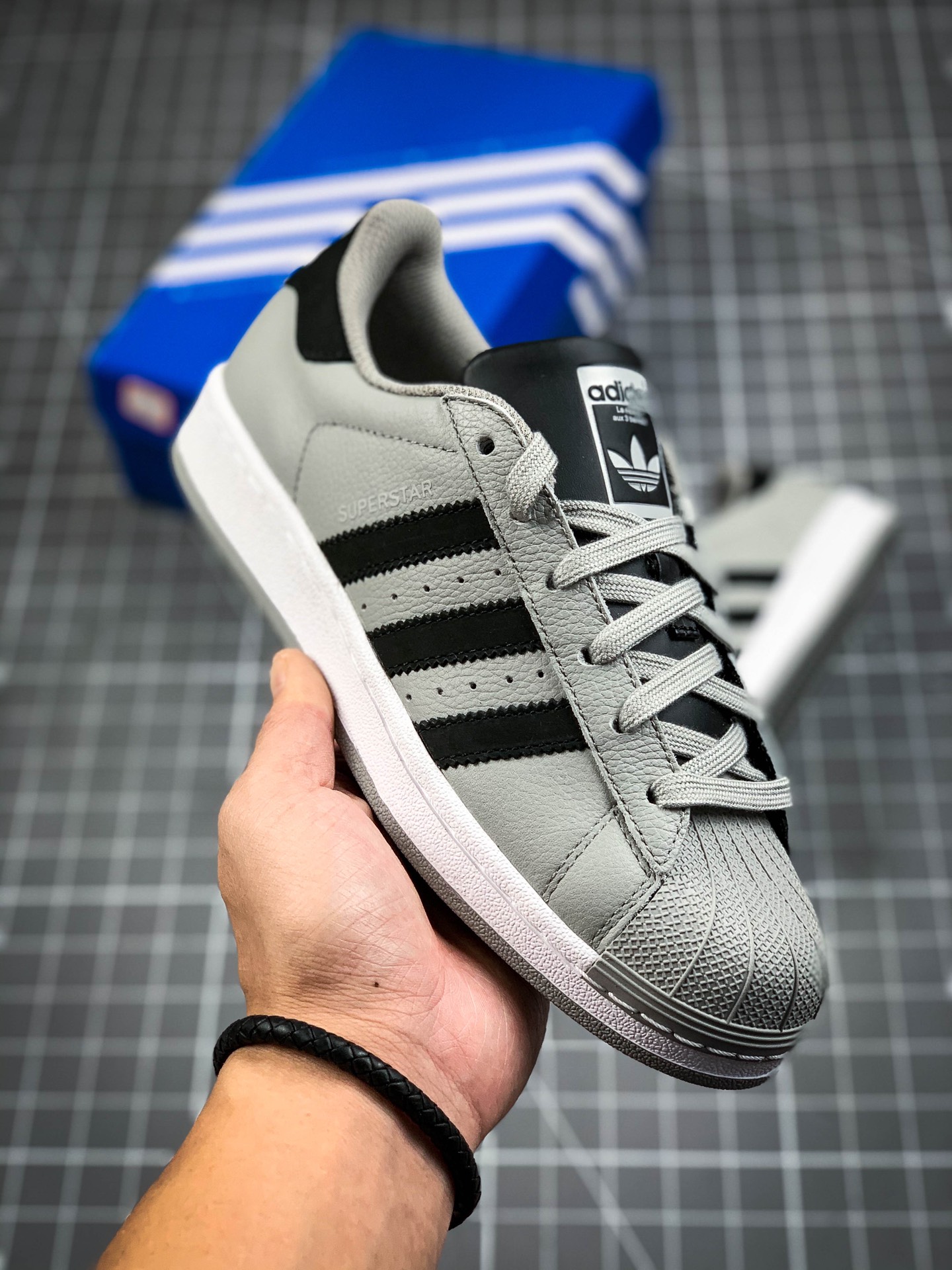 200  Adidas 阿迪达斯 Superstar 贝壳头运动休闲板鞋 EG4961