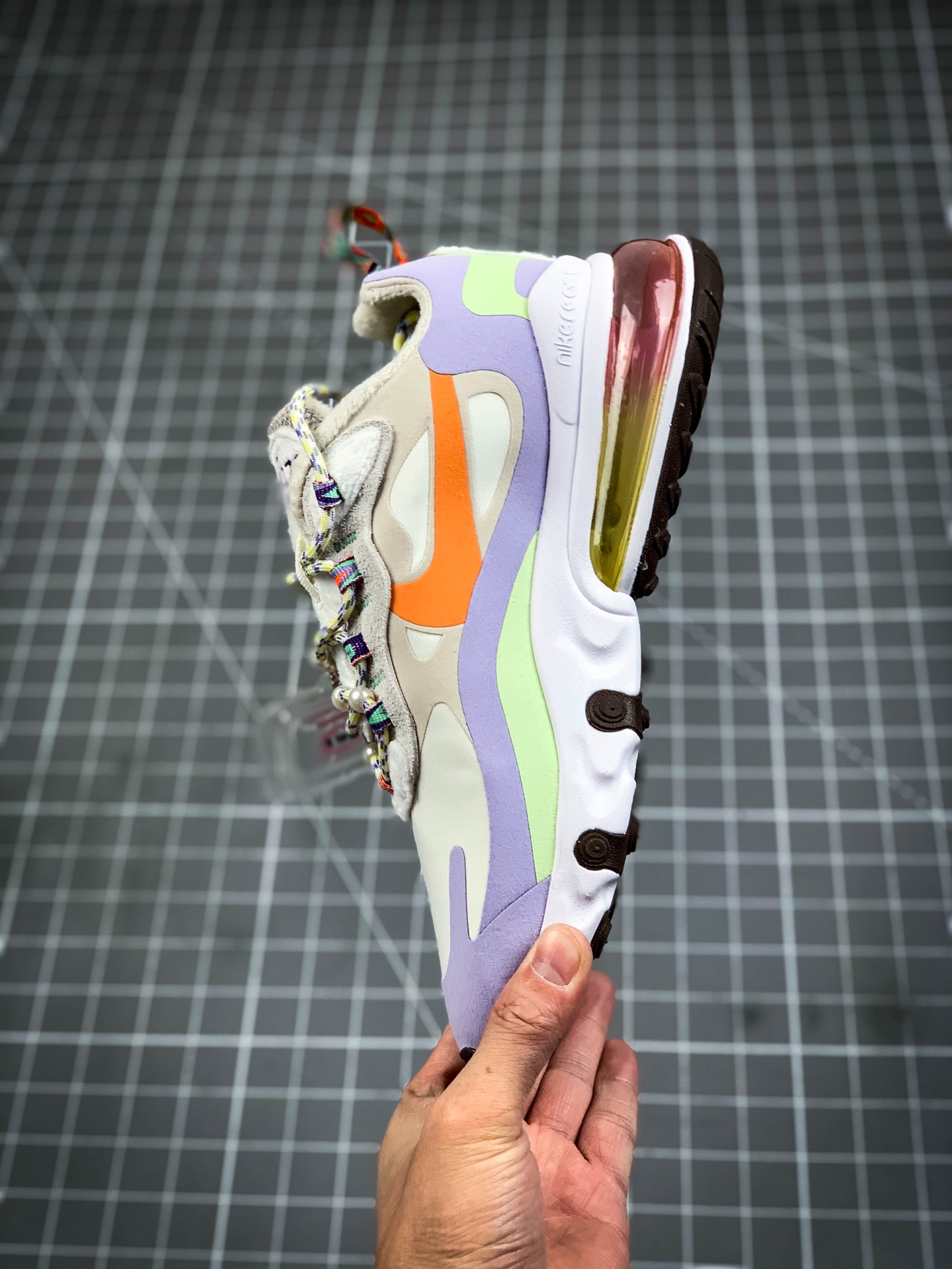 230 Air Max 270 React  瑞亚赛车系列 后半掌气垫百搭运动慢跑鞋 DC3276-101