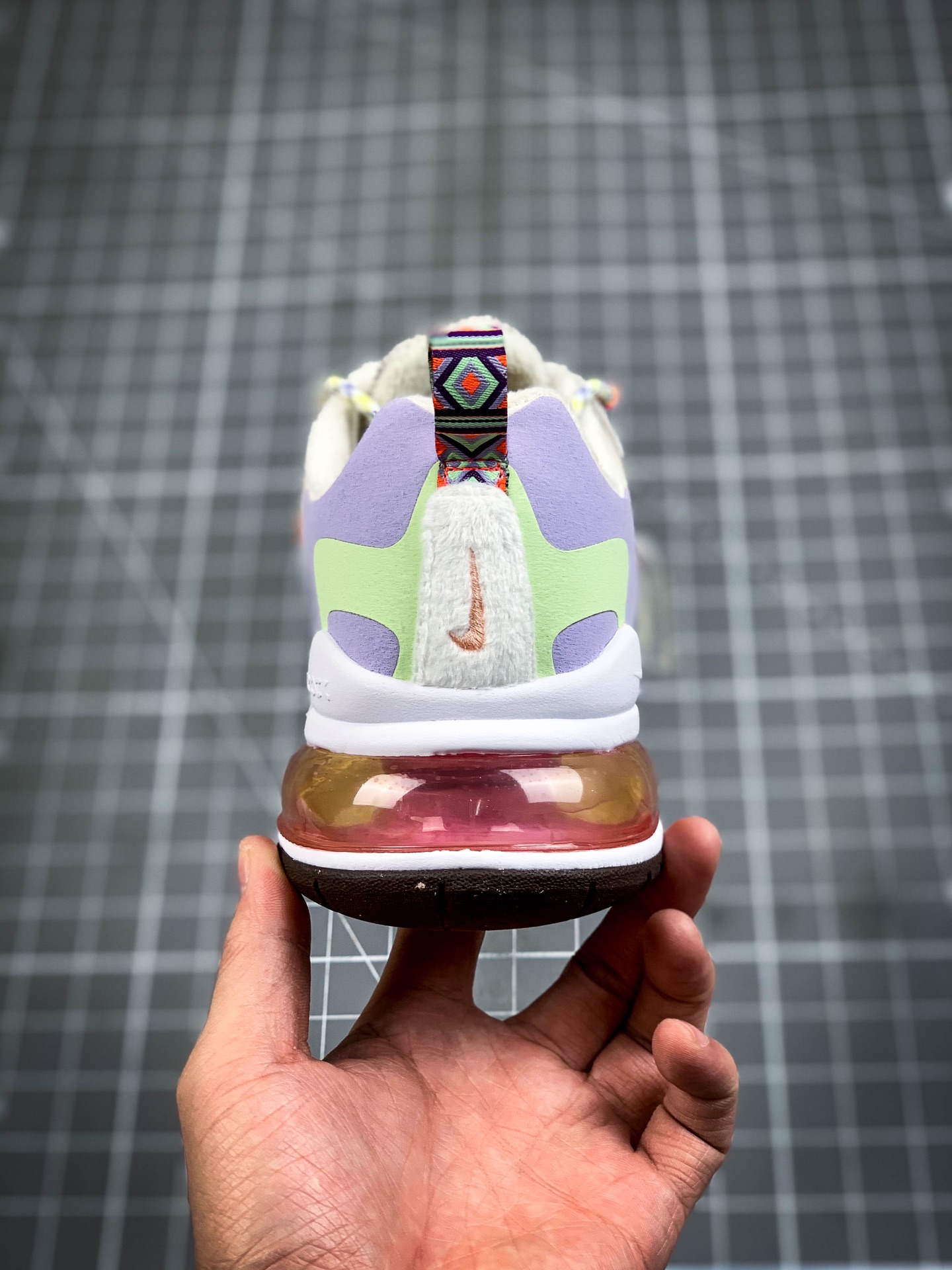 230 Air Max 270 React  瑞亚赛车系列 后半掌气垫百搭运动慢跑鞋 DC3276-101