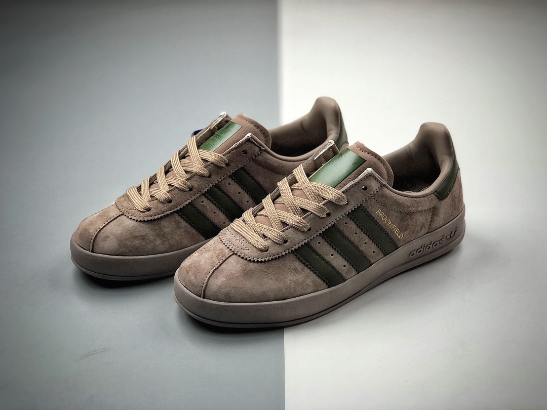 150  公司级  阿迪达斯 Adidas BROOMFIELD 鞋是一款永恒的训练偶像EE5716