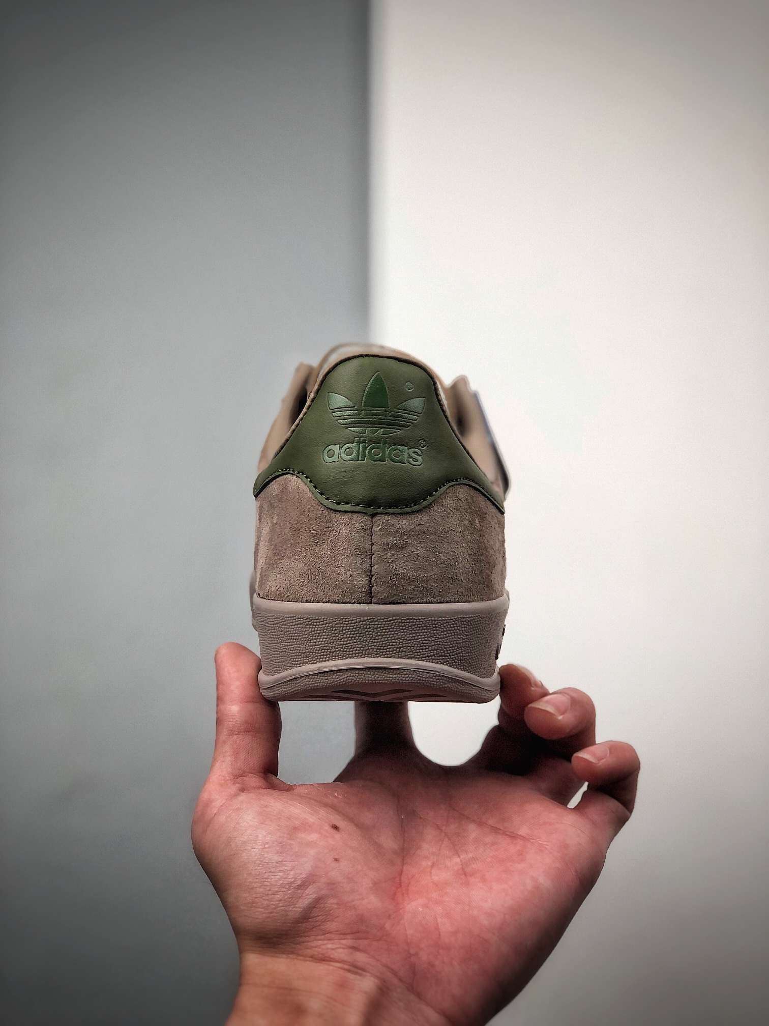 150  公司级  阿迪达斯 Adidas BROOMFIELD 鞋是一款永恒的训练偶像EE5716