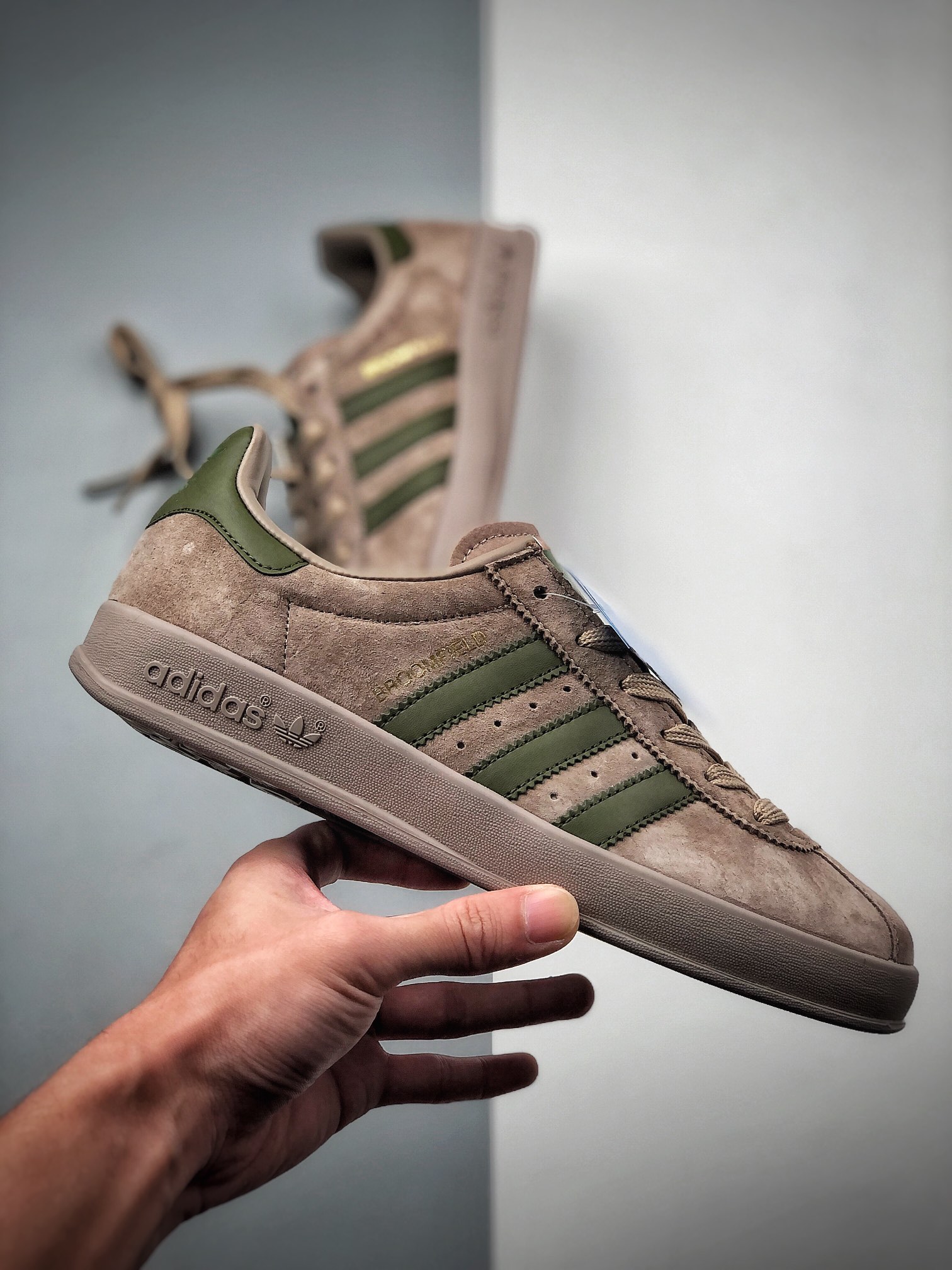 150  公司级  阿迪达斯 Adidas BROOMFIELD 鞋是一款永恒的训练偶像EE5716