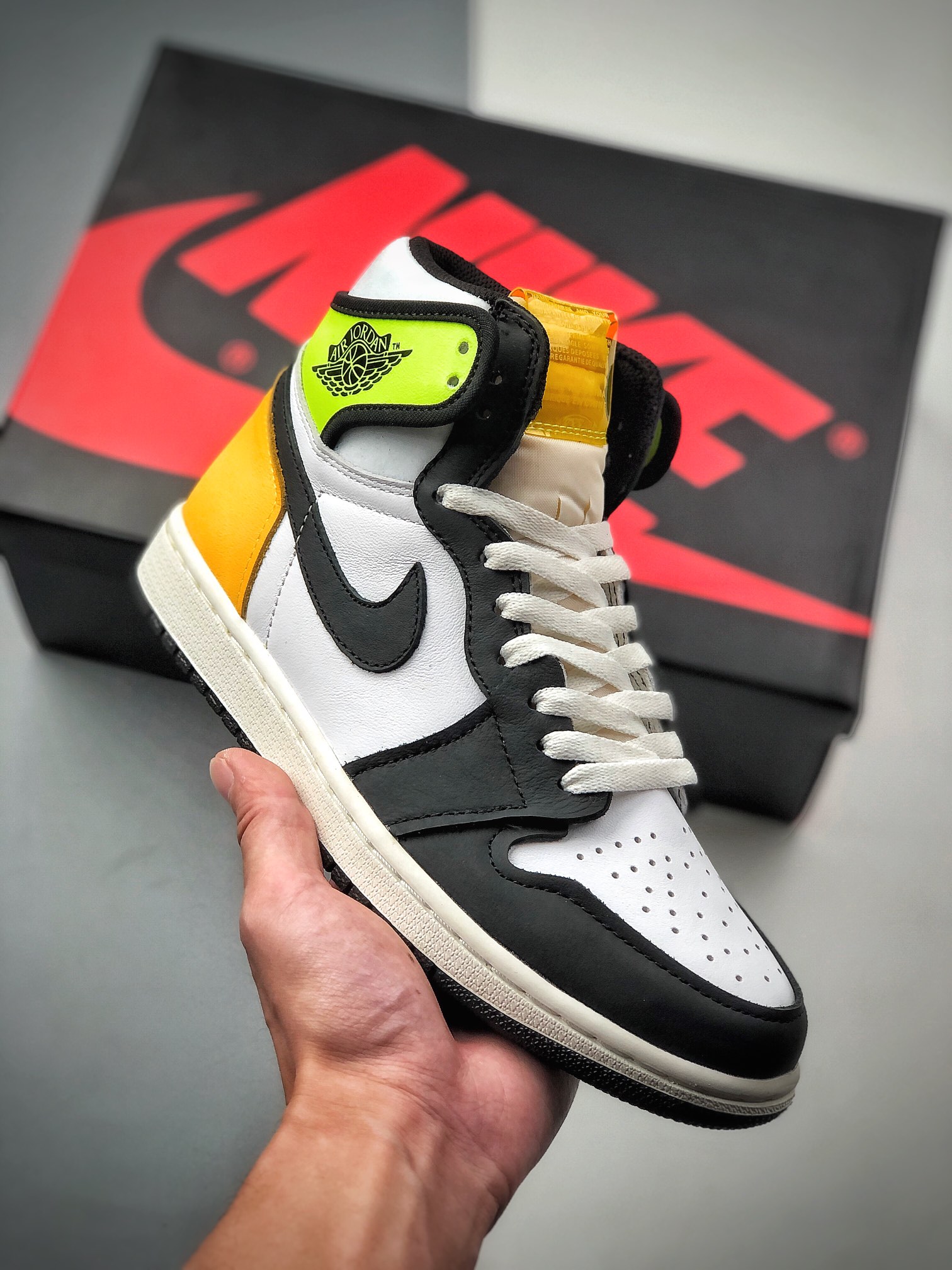 Air Jordan 1 Retro High OG "Volt Gold" Caña alta Amarillo neón y negro dedo AJ1 Jordan 1 Serie de zapatillas de balonce…