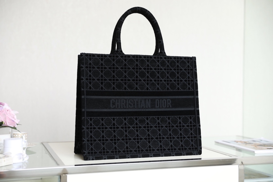 Dior Book Tote Handbags Tote Bags Black Rose Embroidery Fall/Winter Collection