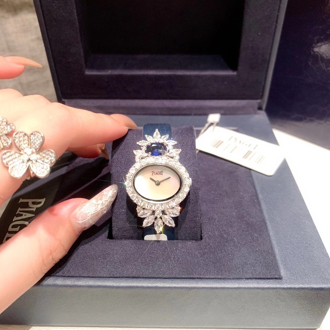 Piaget 伯爵钻圈腕表 优雅轻盈的缎带珠宝仍不断为伯爵的系列作品带来启发 全新高级珠宝系列