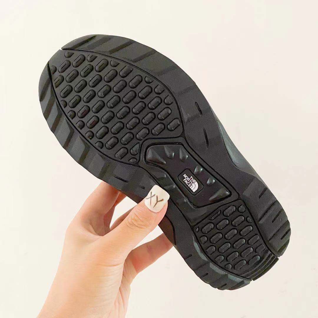 图片[8]-北面高帮儿童雪地靴 尺码：24-39码 让宝贝的脚丫穿上羽绒服，超级暖和宝贝再也不怕冷到脚了❤️防滑耐磨大底✔️内里高帮加绒加厚，保暖舒适❄️-选品中心