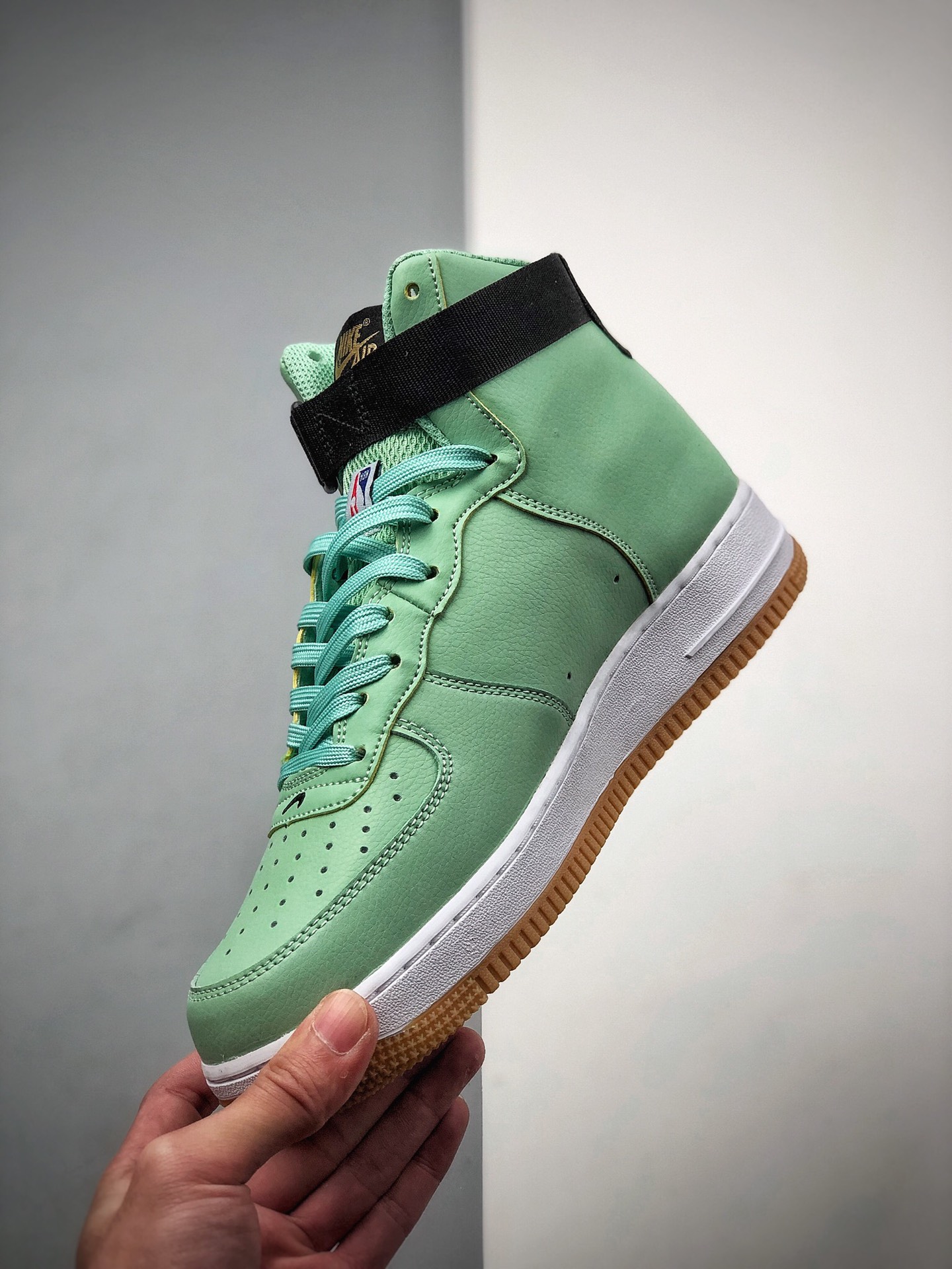 220 Nike 空军一号运动休闲板鞋 CT2306-300