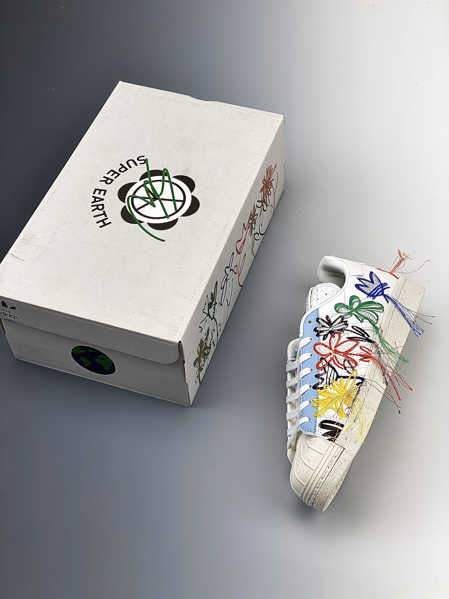 260 Adidas ACE SUPERARTH这次鞋款在设计方面注重生态元素的设计fz4724