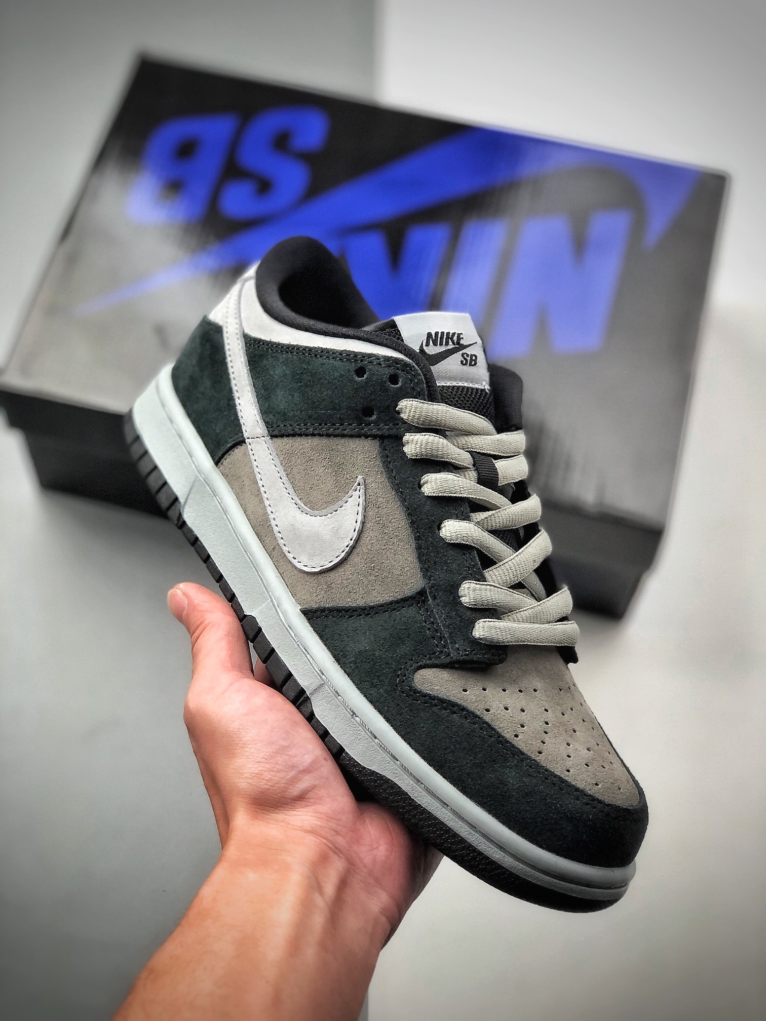 Gamuza importada gris carbón oscuro NIKE DUNK LOW PRO SB N.º de artículo DH7913 001 Tallas: 39 40 40.5 41 42 42.5 43 44…