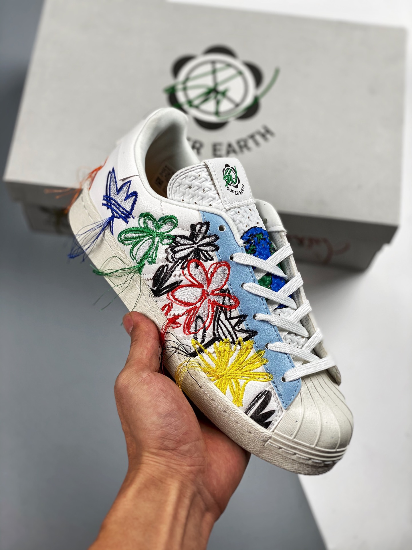 Adidas x Sean Wotherspoon, colaboración SW, zapatillas con puntera de concha bordadas con pequeñas flores de Song Yanfe…