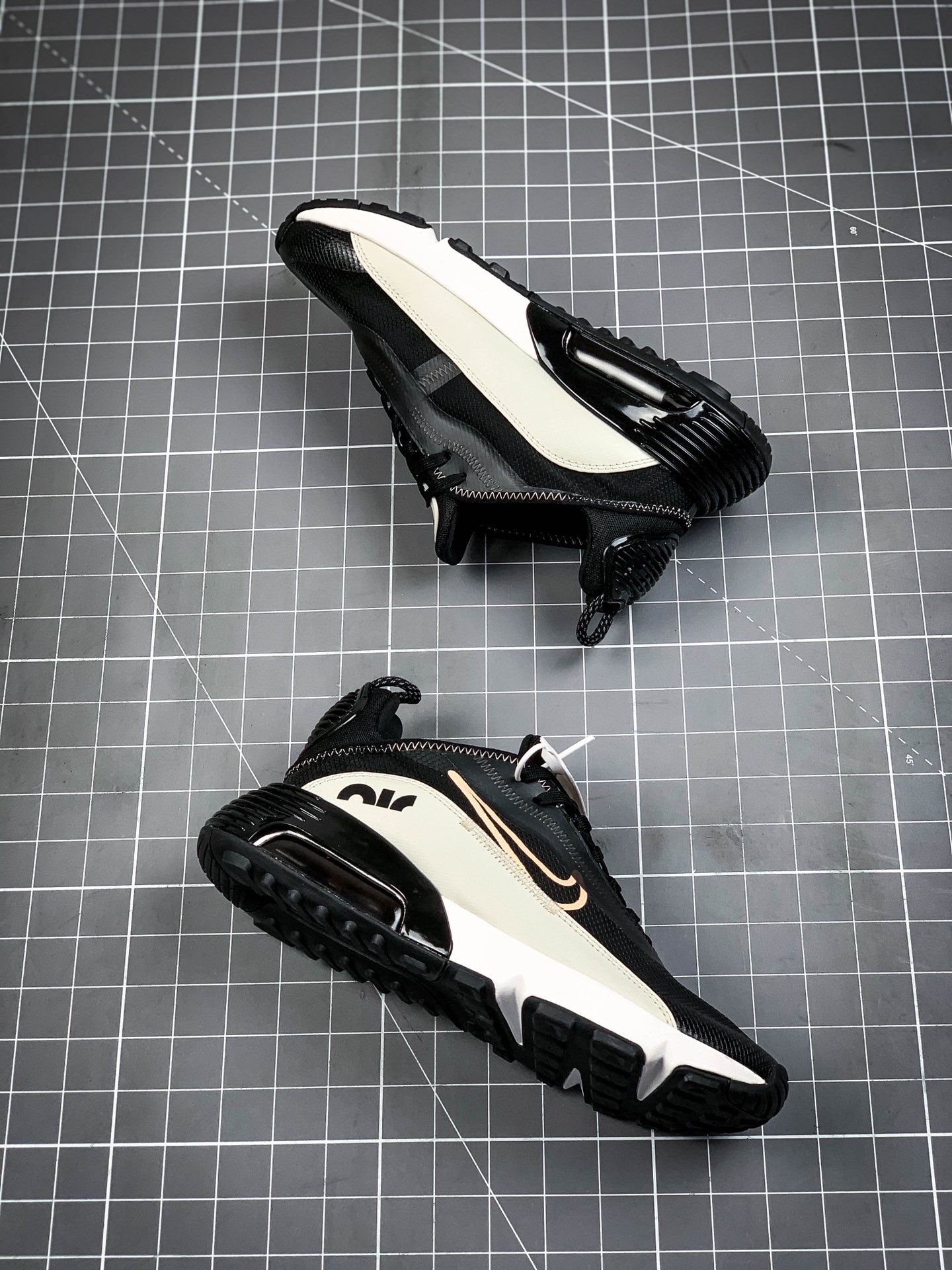180 公司级 Nk Air Max 2090     2020新款气垫跑鞋 CJ4066-006