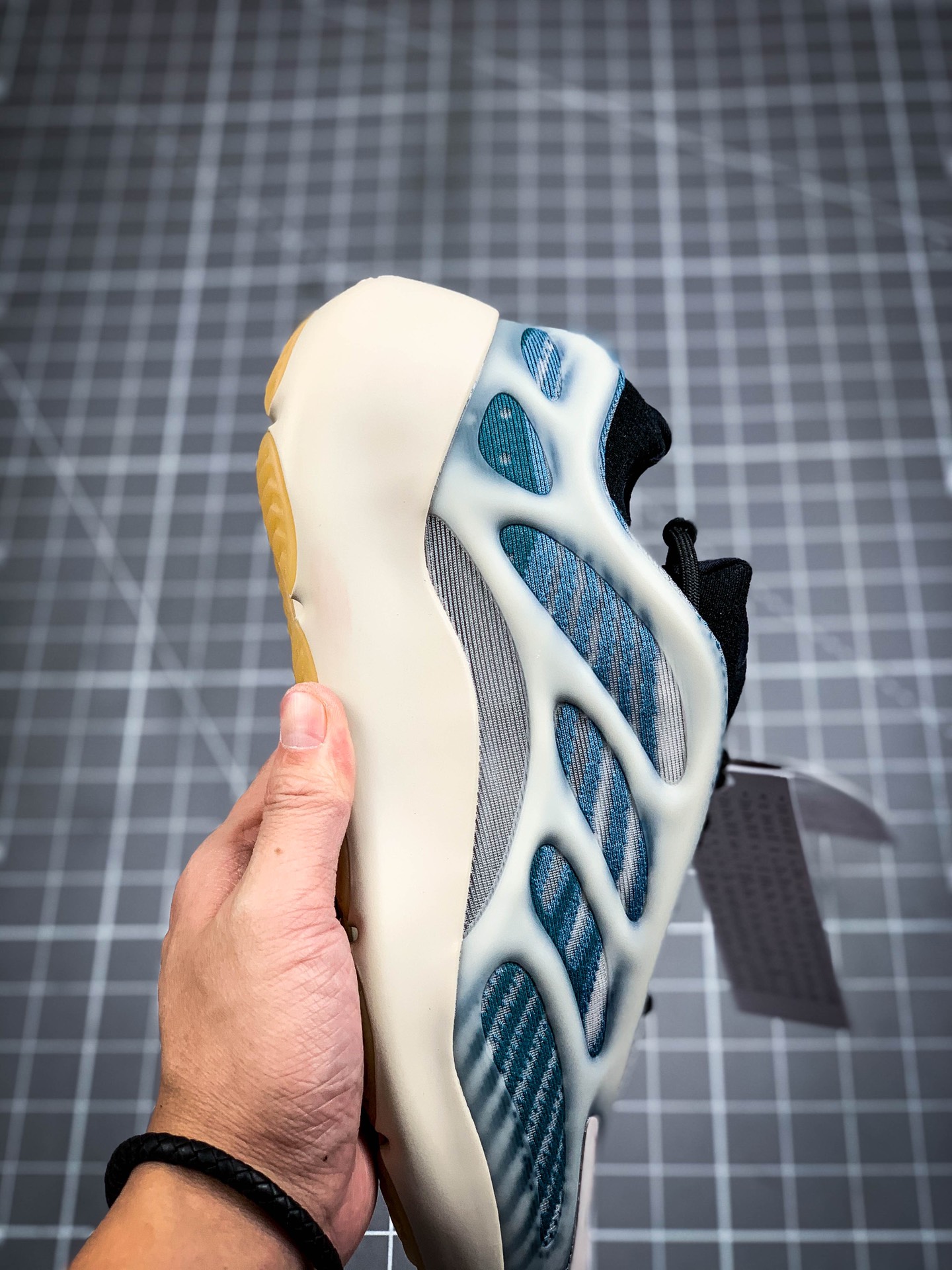 400 纯原版本 Adidas 阿迪达斯 Yeezy 700V3  侃爷椰子夜光鞋面异型复古老爹鞋 GY0260