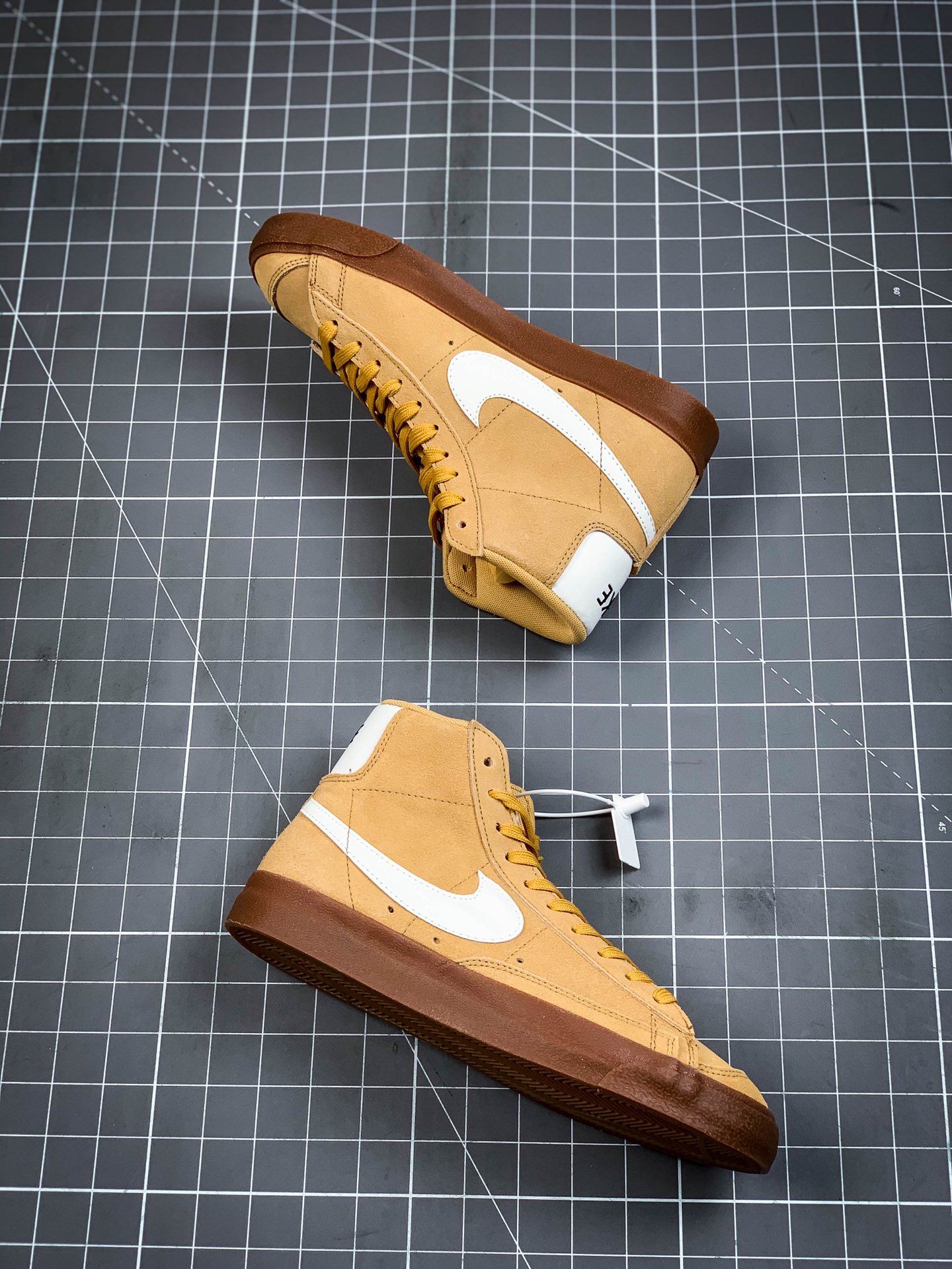 200 公司级耐克Nike M BLAZER MID 77 SUEDE开拓者中帮休闲板鞋DB5461-700