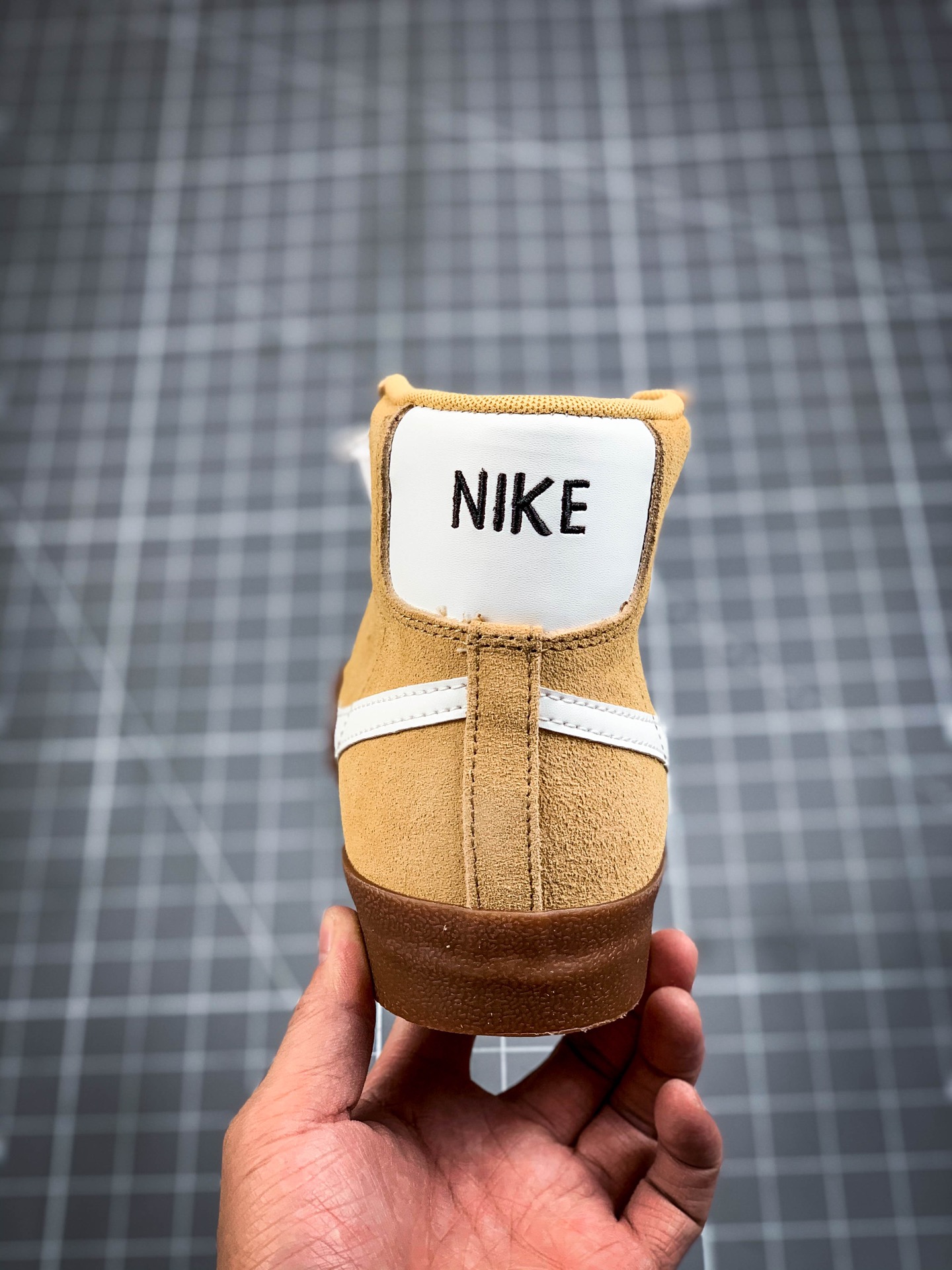 200 公司级耐克Nike M BLAZER MID 77 SUEDE开拓者中帮休闲板鞋DB5461-700