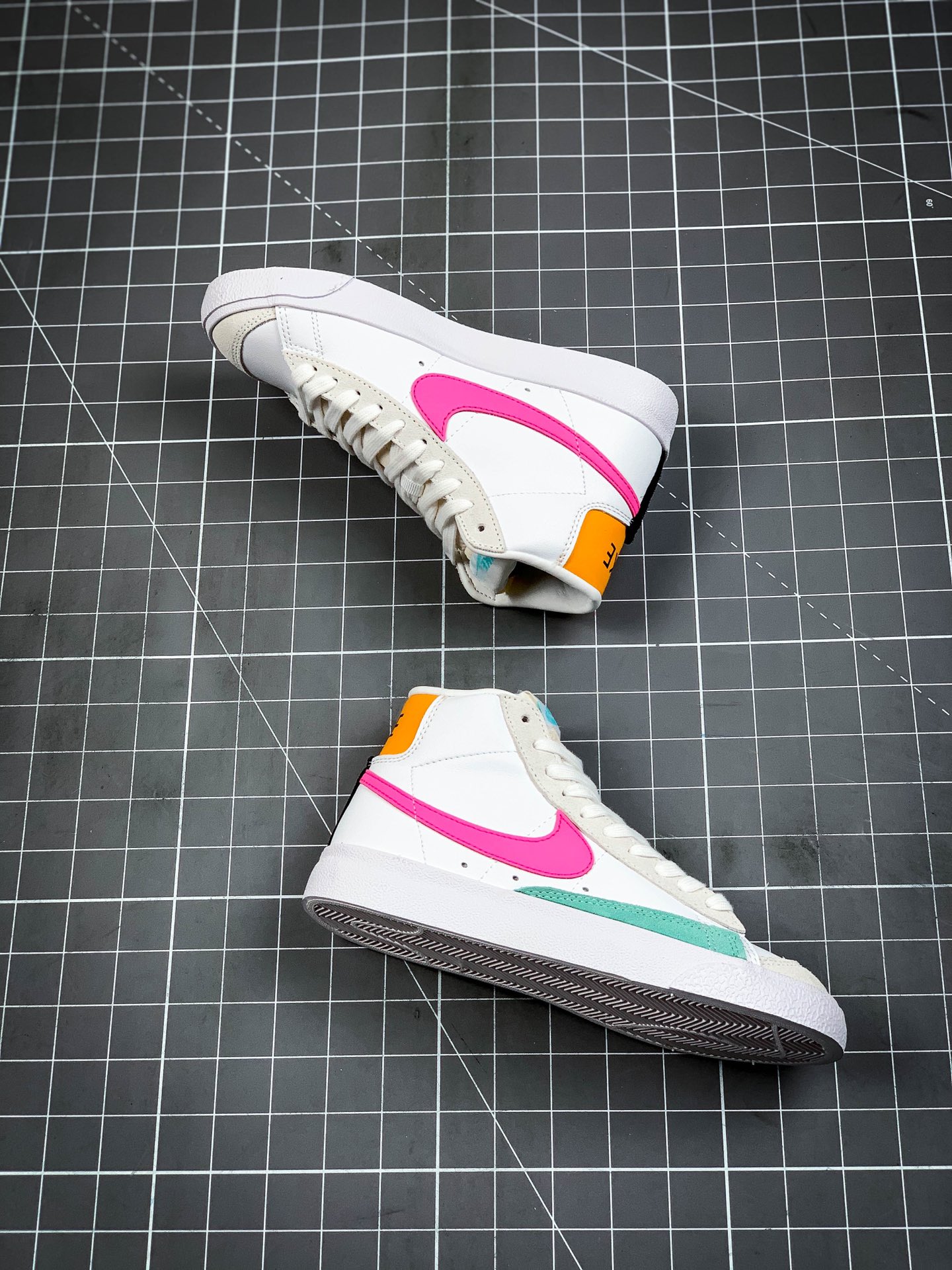 200 Nike Blazer MidVintage'77 白蓝粉   DA4295-100