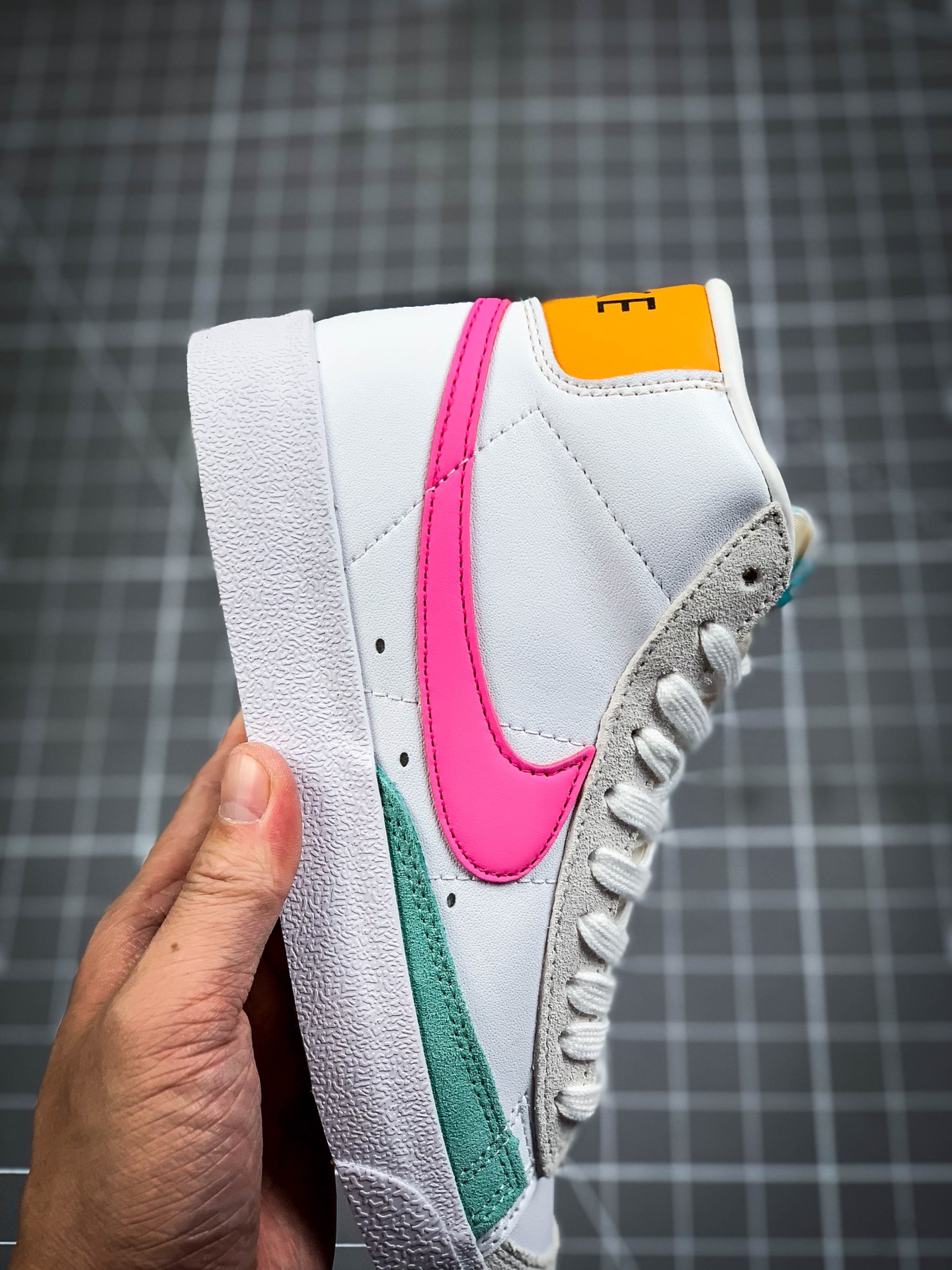 200 Nike Blazer MidVintage'77 白蓝粉   DA4295-100