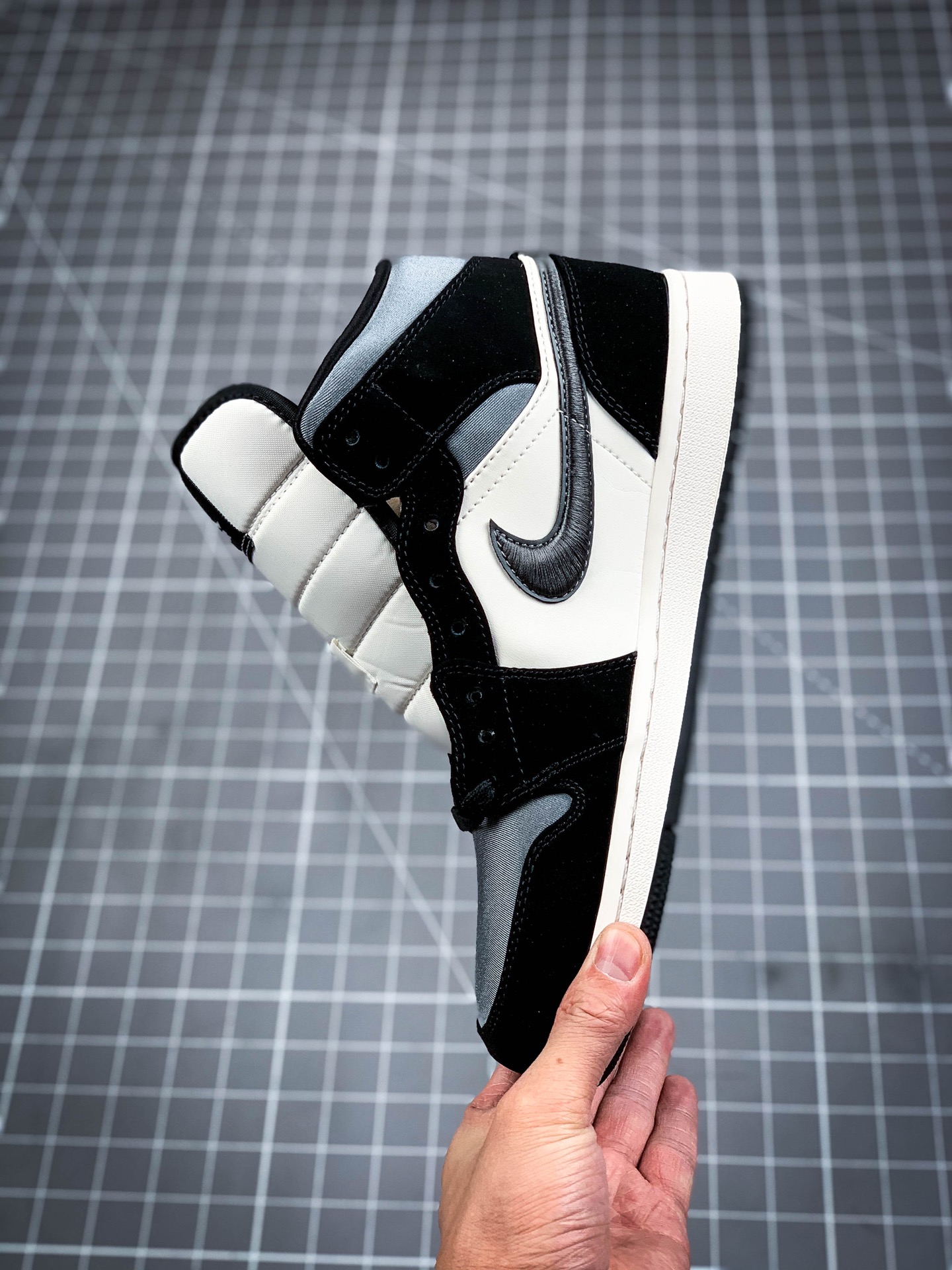 260  Air Jordan 1 Mid AJ1乔1中帮文化篮球鞋 伯爵 男鞋8孔 852542