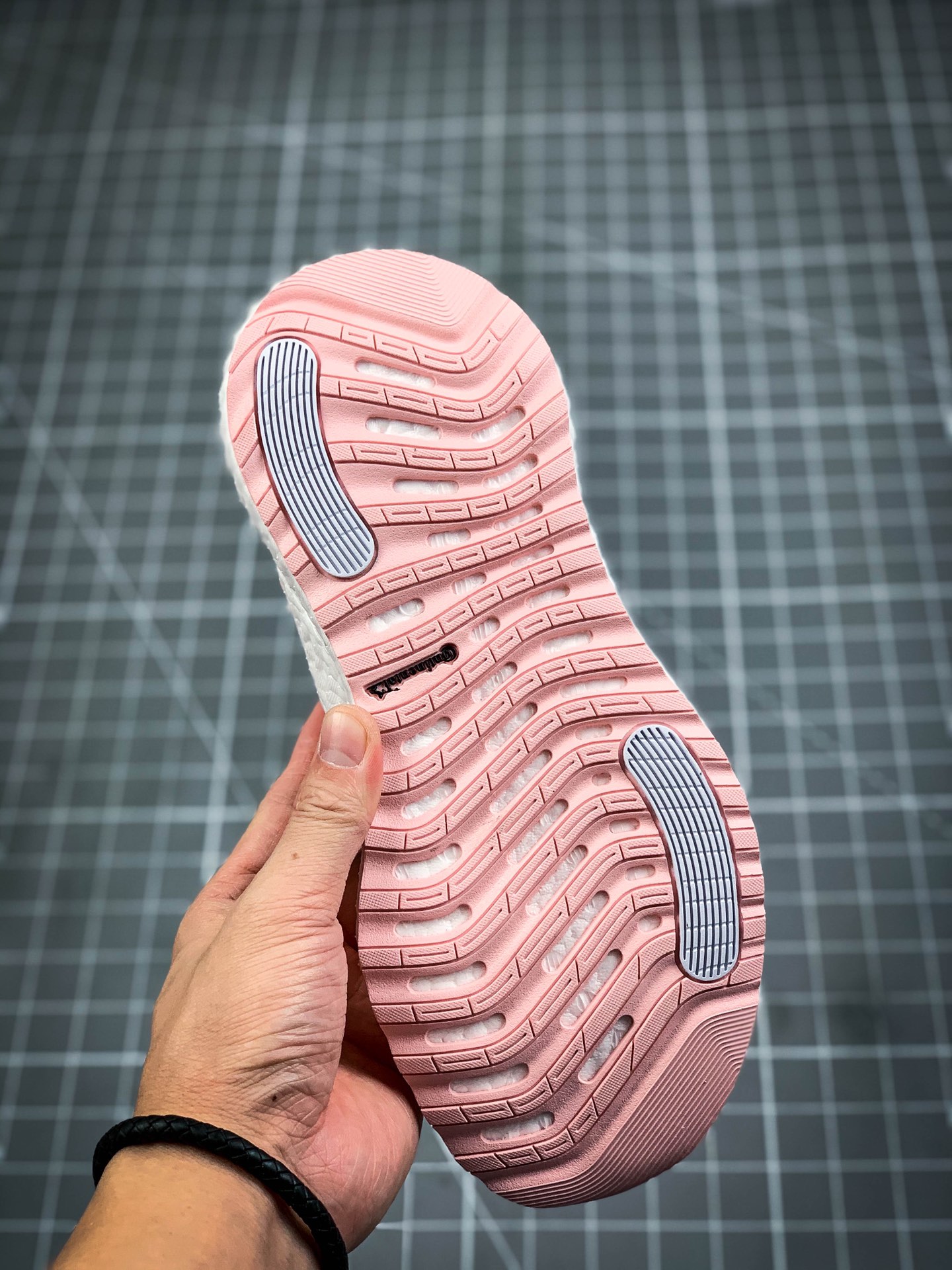 200 Adidas 阿迪达斯 AlphaBounce  Boost 阿尔法爆米花大底休闲跑步鞋 EF1285
