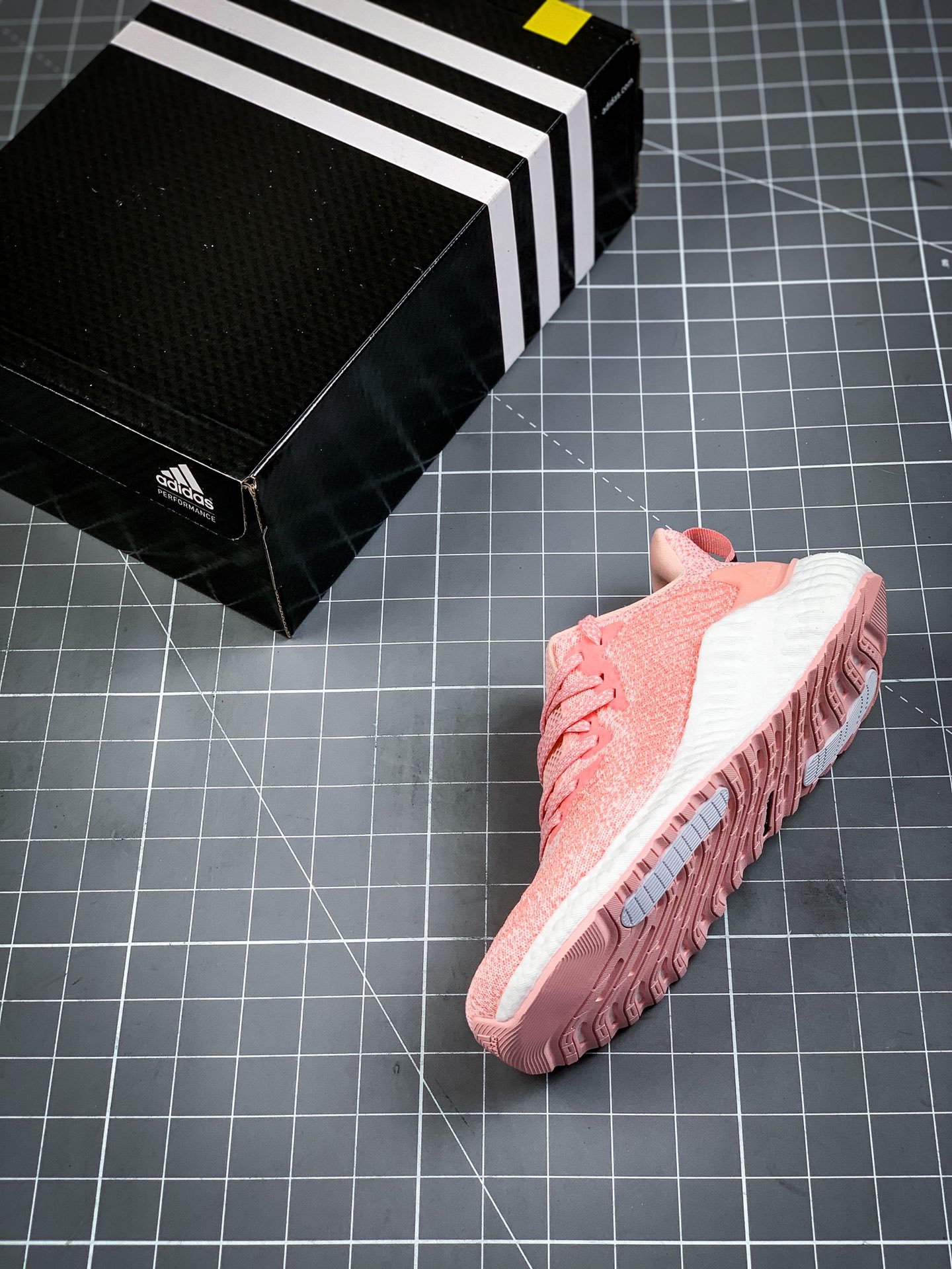 200 Adidas 阿迪达斯 AlphaBounce  Boost 阿尔法爆米花大底休闲跑步鞋 EF1285