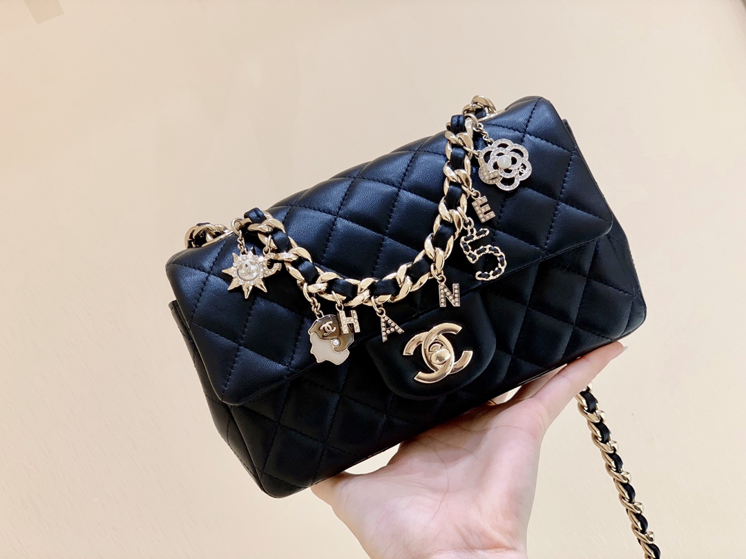 Chanel 2021年春夏度假新款镂空山茶花CF20单肩斜挎包 AS2326