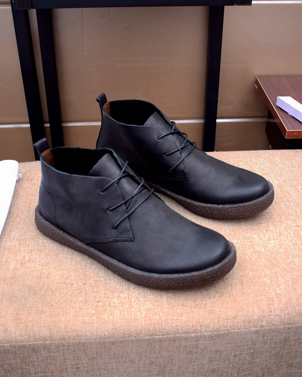 I5 ，软皮复古系列顶级做工 普拉达 Prada 官网最🎁休闲时尚男鞋👟爆款💥版型简洁大气，潮男专属.独有的官网最新品牌元素👑原版装，时尚又大方，面料 G5 %全头层牛皮， 原版耐磨牛筋大底，专柜经典款实物拍摄，