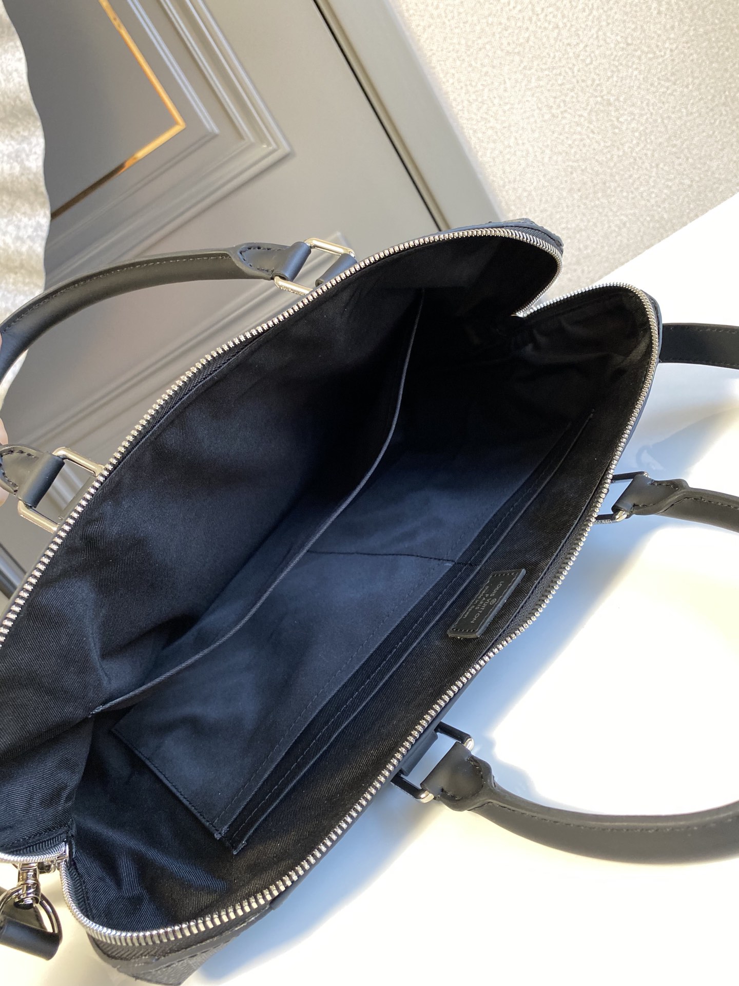Tod's Luxury Designer Handbag Shoulder Crossbody Bag crafted in premium 8
