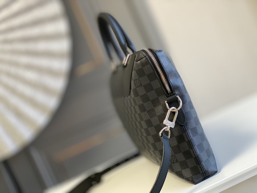 Tod's Luxury Designer Handbag Shoulder Crossbody Bag crafted in premium 2