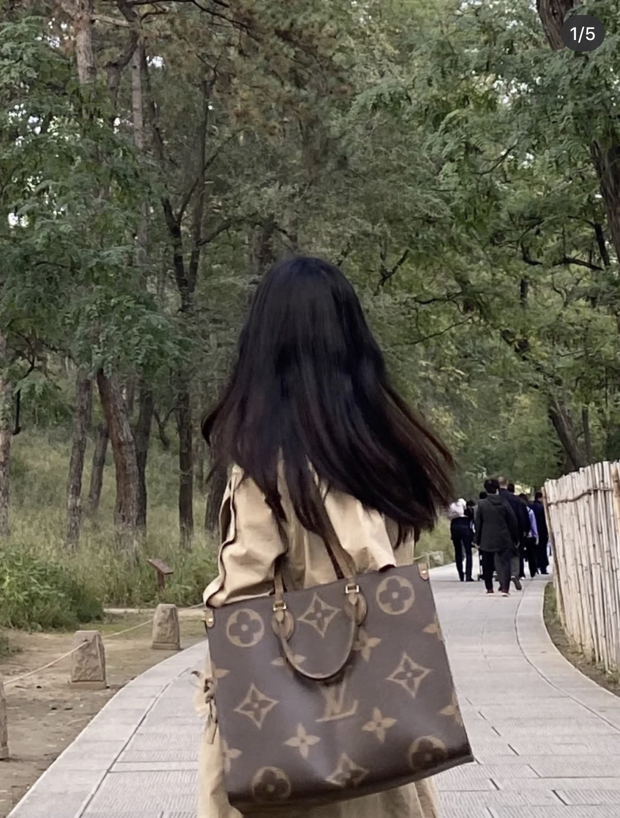 NO:176327,Onthego large upper body rendering model M44576,19860909Onthego 大号 上身效果图 型号M44576,,Bag