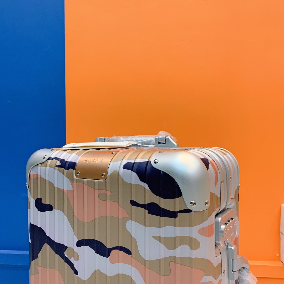 NO:269893,【014】Original single product, all aluminum magnesium alloy, original single 006 lock, limited flash sale, earn it when you grab it, original price four digits official website, new model, new model, new model, new model, new model, new model, distinctive packaging, complete gifts, box details are also suitable for original product, color, camouflage pink, camouflage green. 21-inch boarding can be selected for 2 colors,19860909【014 款】 原单货 全铝镁合金 原单006锁 限量秒杀 抢到即赚到 原价四位数 官网 新款 新款RMA/迷彩 特别版铝镁合金迷彩限量款旅行箱,配套独家原版包装纸箱,新款包装独立鲜明,赠品齐全,箱子细节也对足原版货,颜色,迷彩粉色,迷彩绿色.21寸可登机2色可选择,,luggage