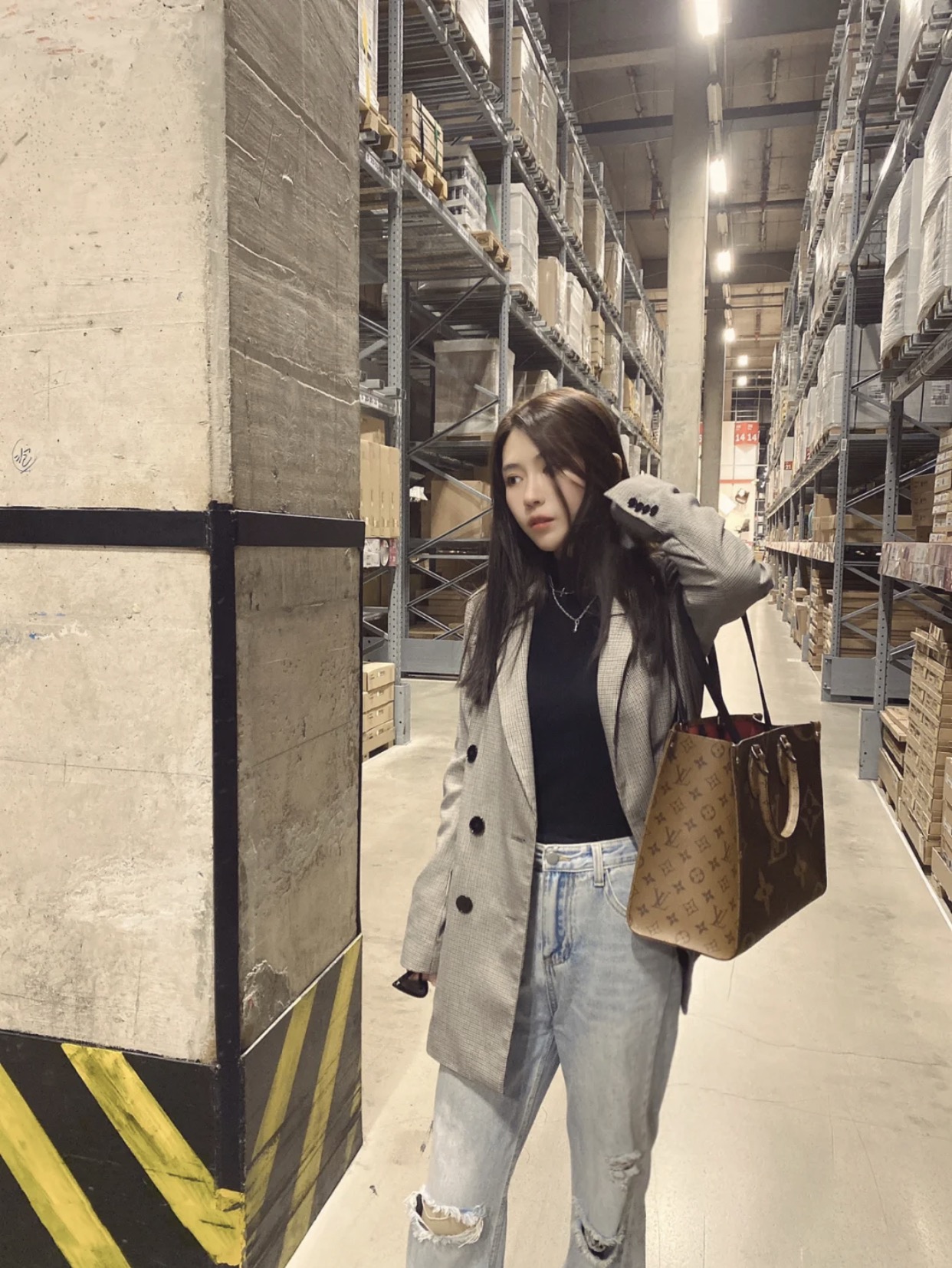 NO:176399,Onthego large upper body rendering model M45320,19860909Onthego 大号 上身效果图 型号M45320,,Bag