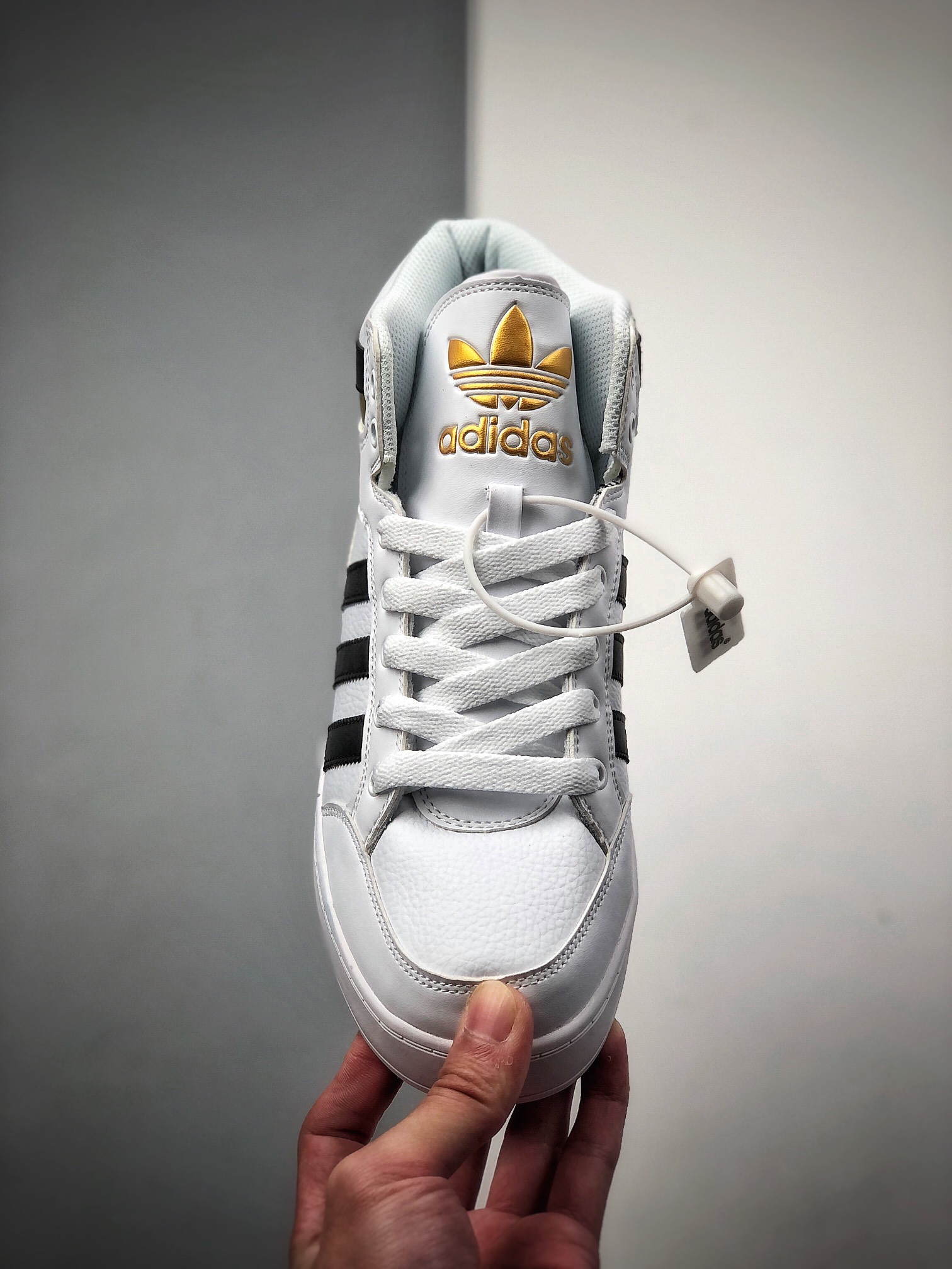 200  阿迪达斯 Adidas Hard Court Hi 三叶草高帮系带耐磨舒适运动休闲板鞋FV5329