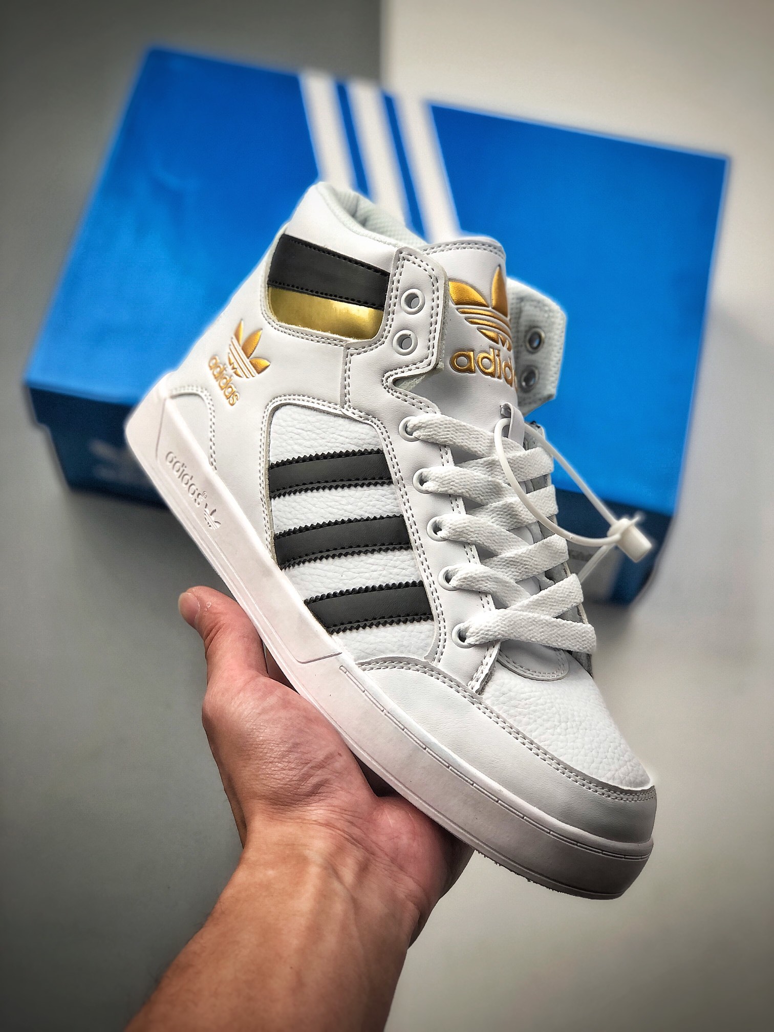 200  阿迪达斯 Adidas Hard Court Hi 三叶草高帮系带耐磨舒适运动休闲板鞋FV5329