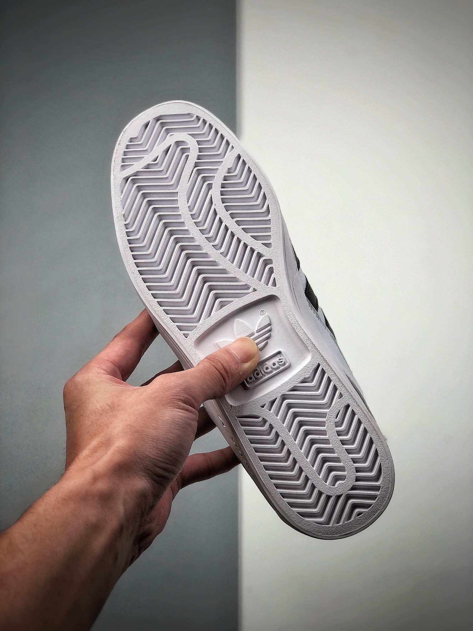 200  阿迪达斯 Adidas Hard Court Hi 三叶草高帮系带耐磨舒适运动休闲板鞋FV5329