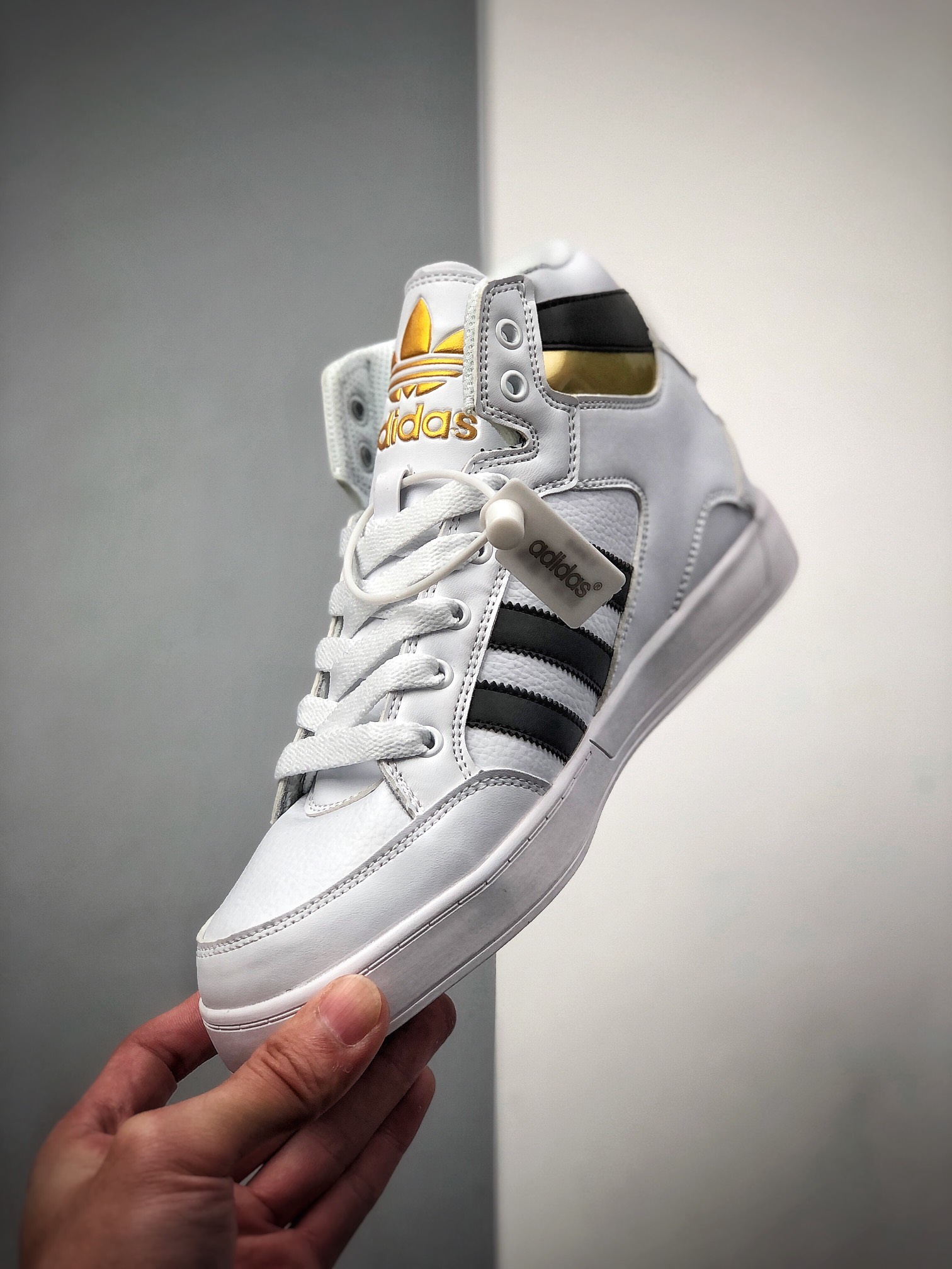 200  阿迪达斯 Adidas Hard Court Hi 三叶草高帮系带耐磨舒适运动休闲板鞋FV5329