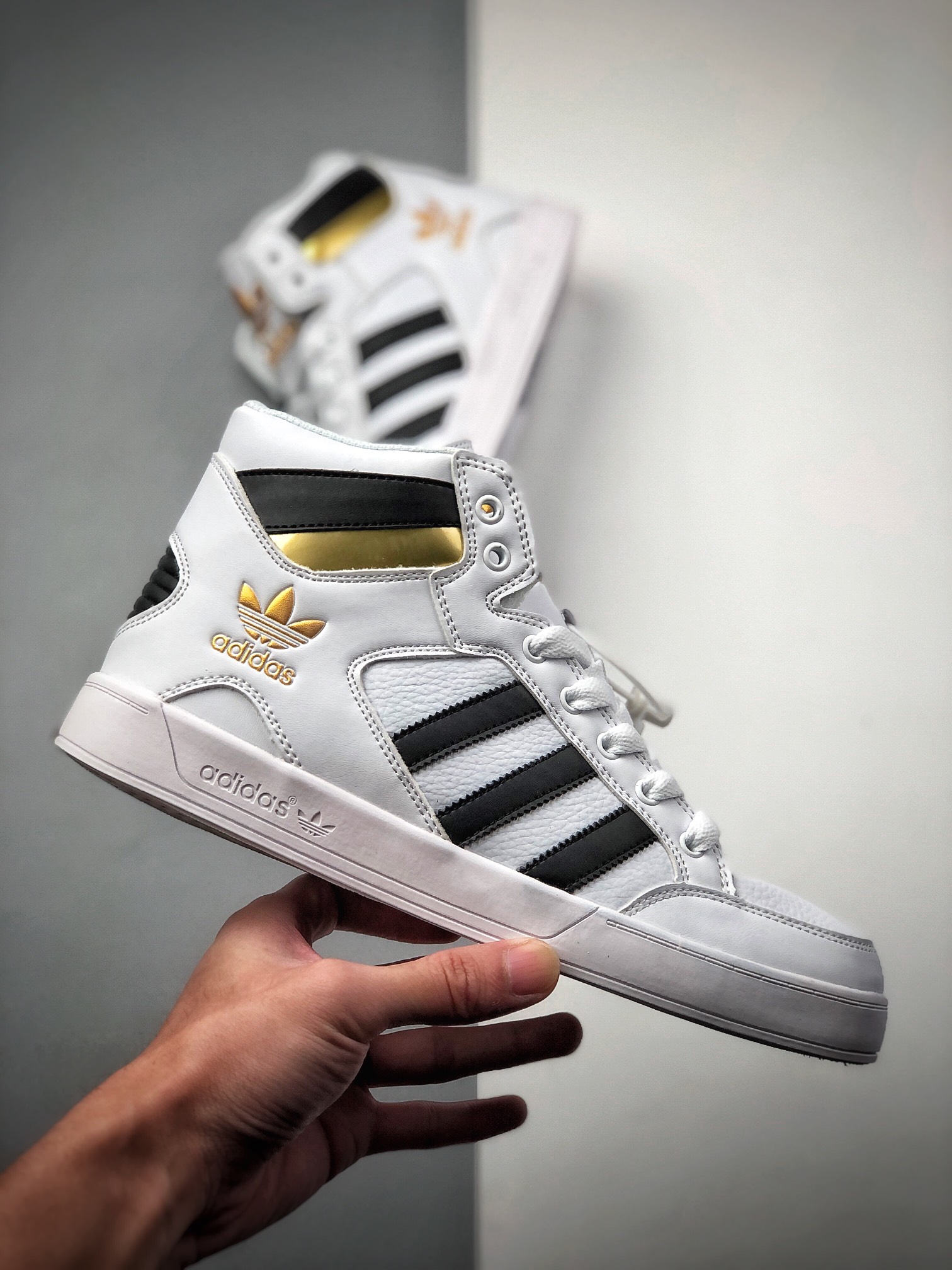 200  阿迪达斯 Adidas Hard Court Hi 三叶草高帮系带耐磨舒适运动休闲板鞋FV5329