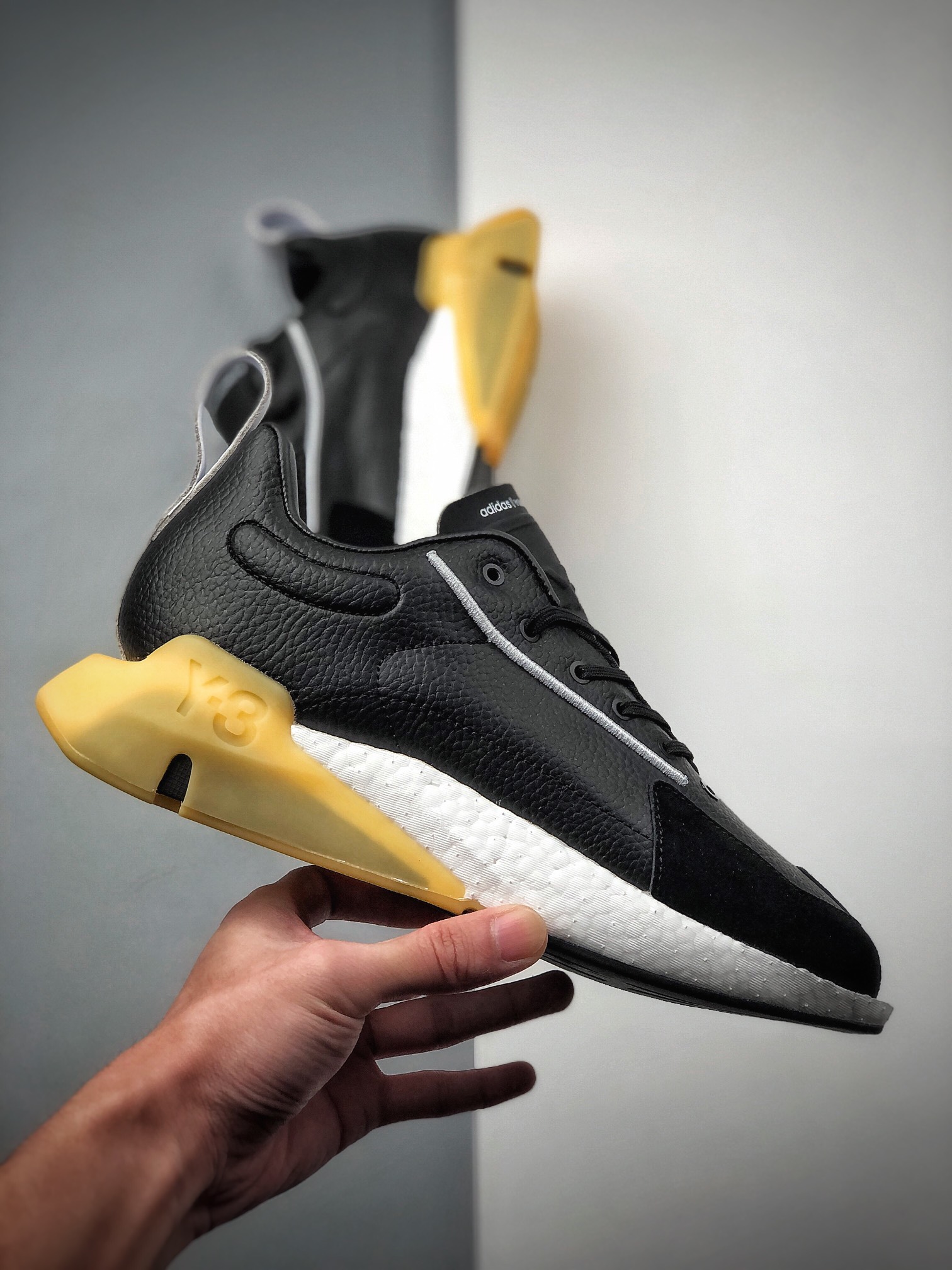 300 Adidas Y-3 Kaiwa Chunky Sneakers 暗黑先锋