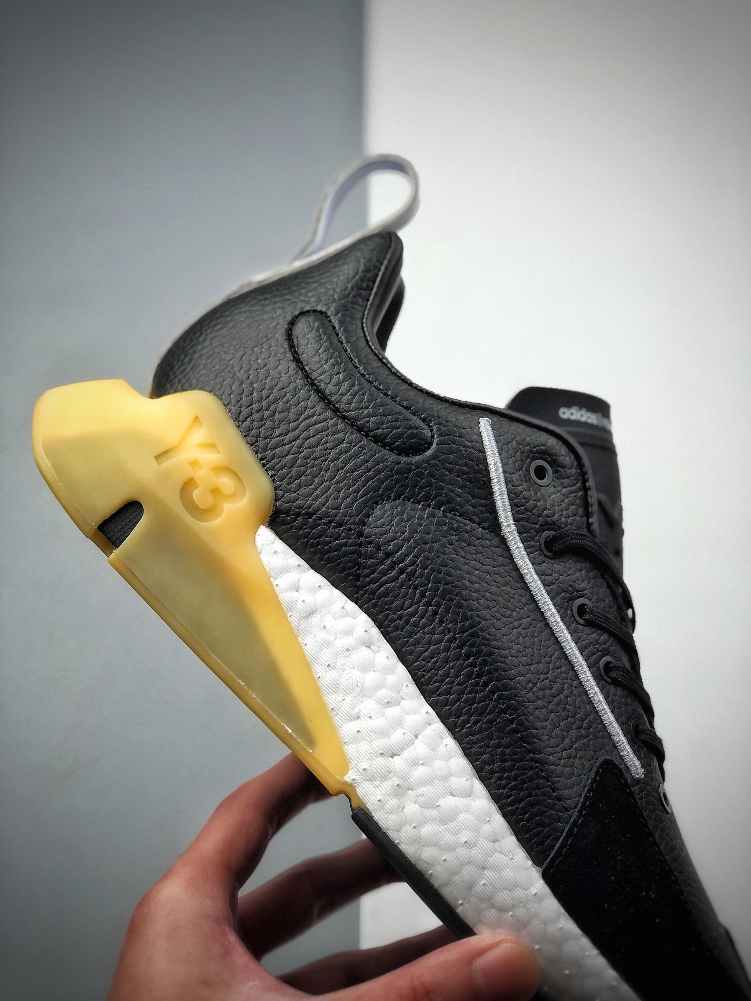 300 Adidas Y-3 Kaiwa Chunky Sneakers 暗黑先锋