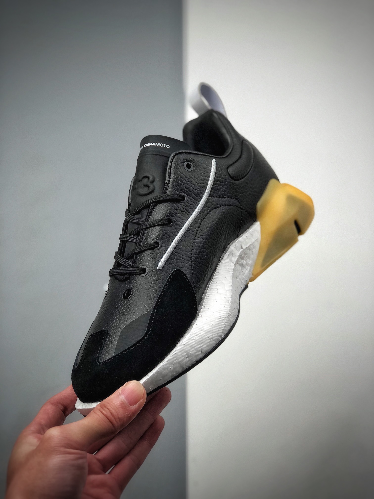 300 Adidas Y-3 Kaiwa Chunky Sneakers 暗黑先锋