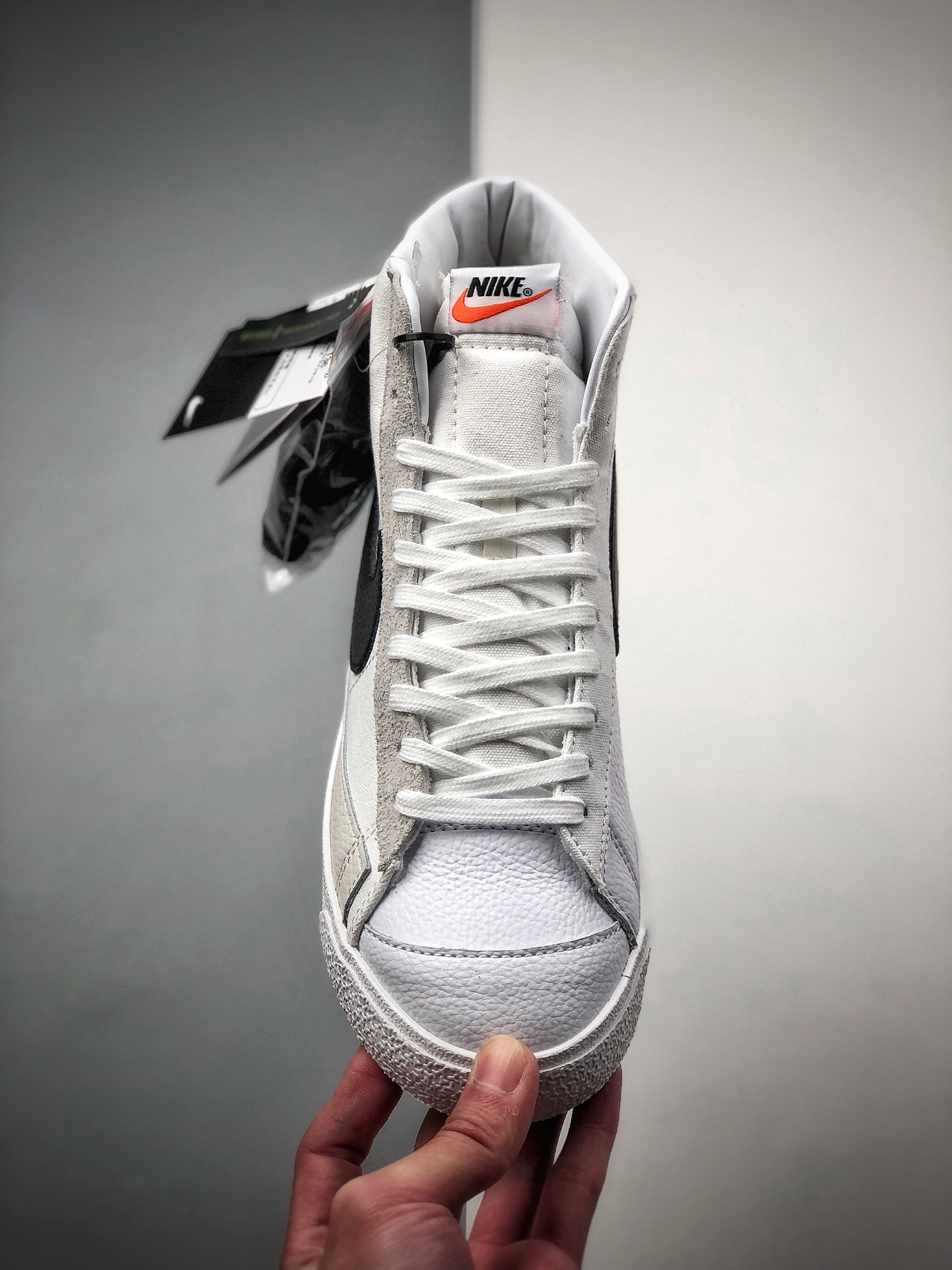 190 Nike Blazer Mid'77 开拓者高帮休闲运动板鞋 DC8233-100