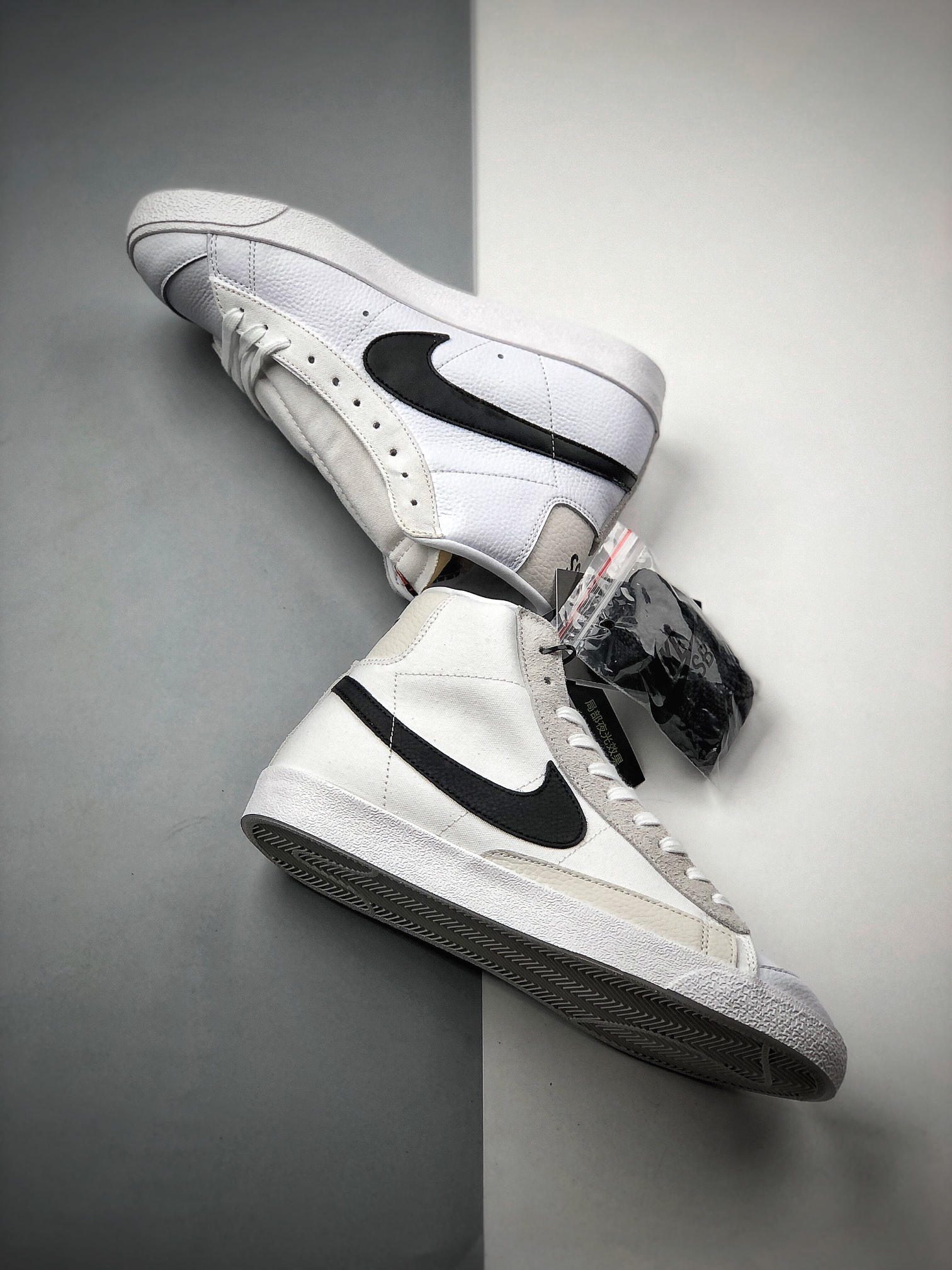 190 Nike Blazer Mid'77 开拓者高帮休闲运动板鞋 DC8233-100