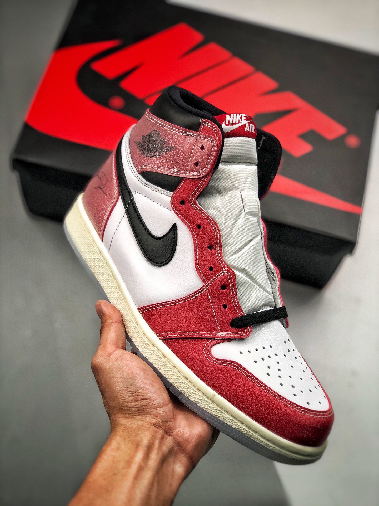 Trophy Room x Air Jordan 1 New Chicago, molde original de la suela, línea de producción tradicional, detalles precisos,…