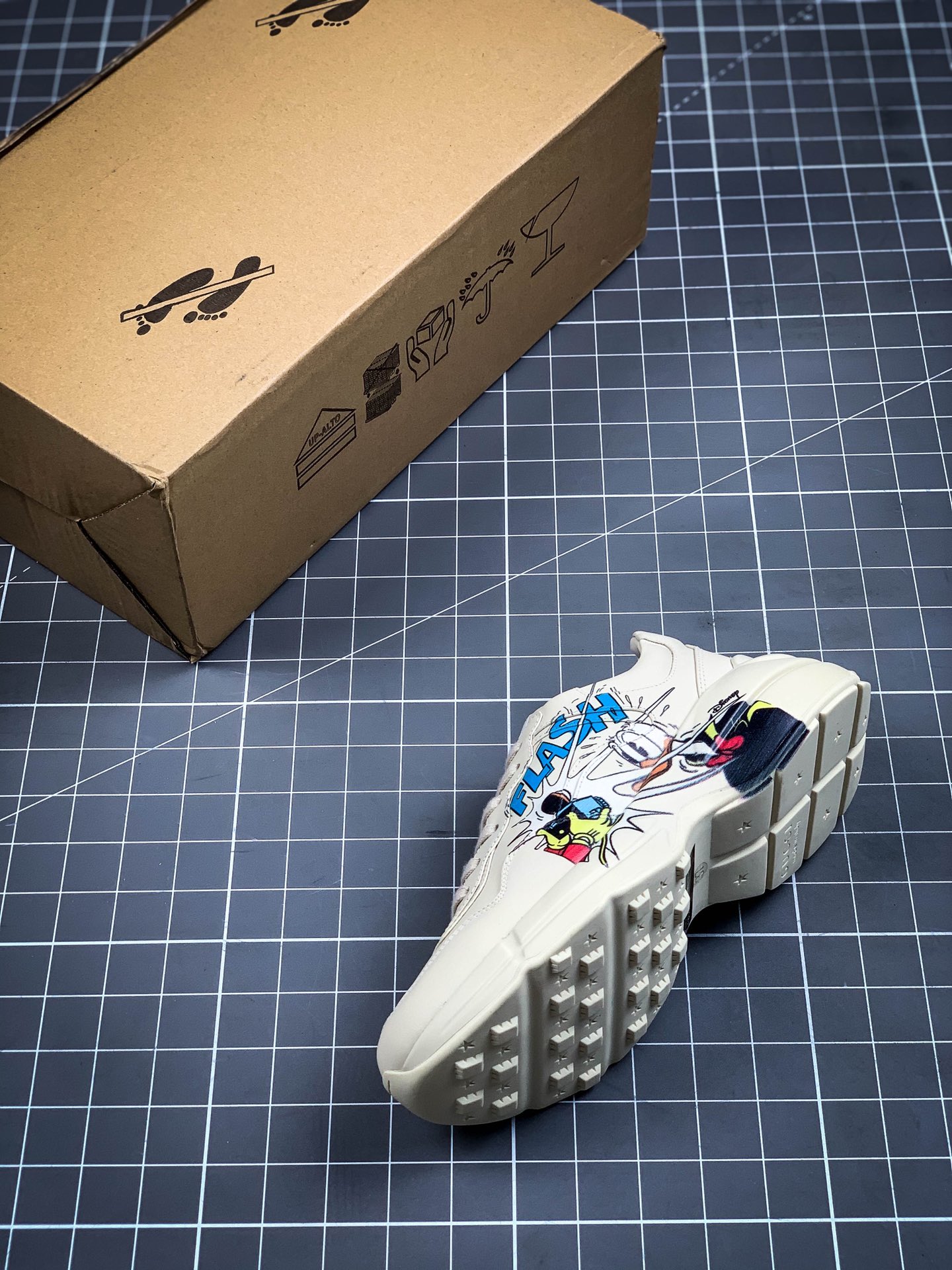 500 纯原 古驰 老爹鞋 唐老鸭 Gucci Rhyton Vintage Trainer Sneaker 充正版本