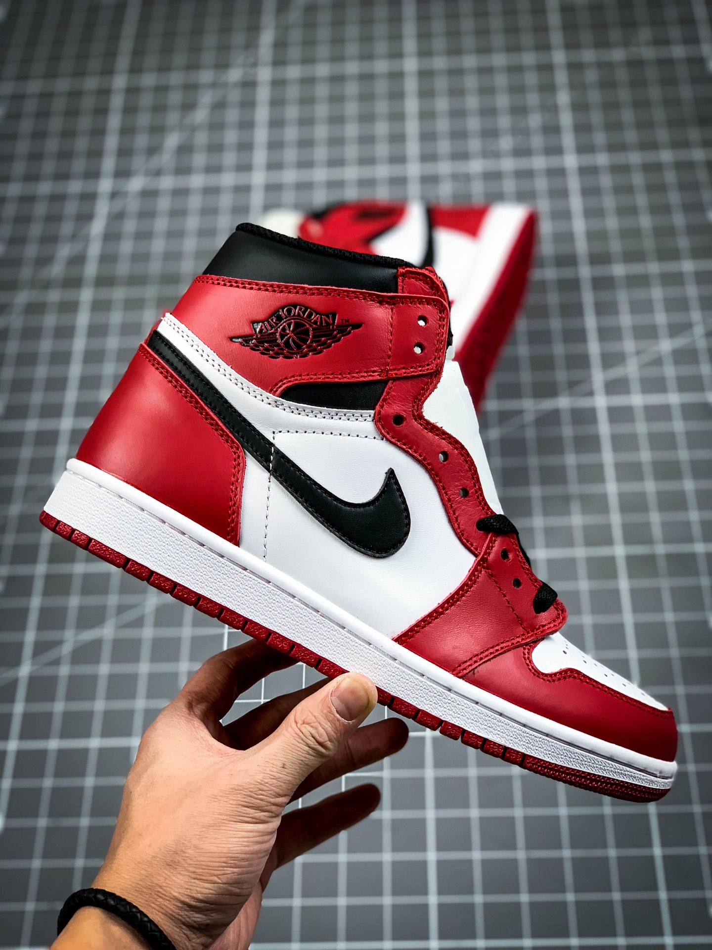 240 Air Jordan 1 Retro ” Chicago” AJ1乔1 芝加哥 555088-101