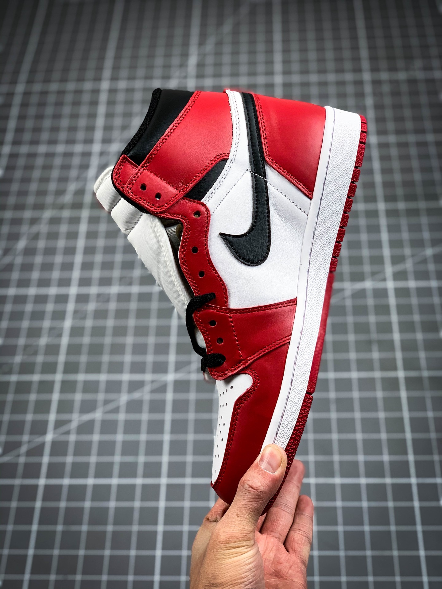 240 Air Jordan 1 Retro ” Chicago” AJ1乔1 芝加哥 555088-101