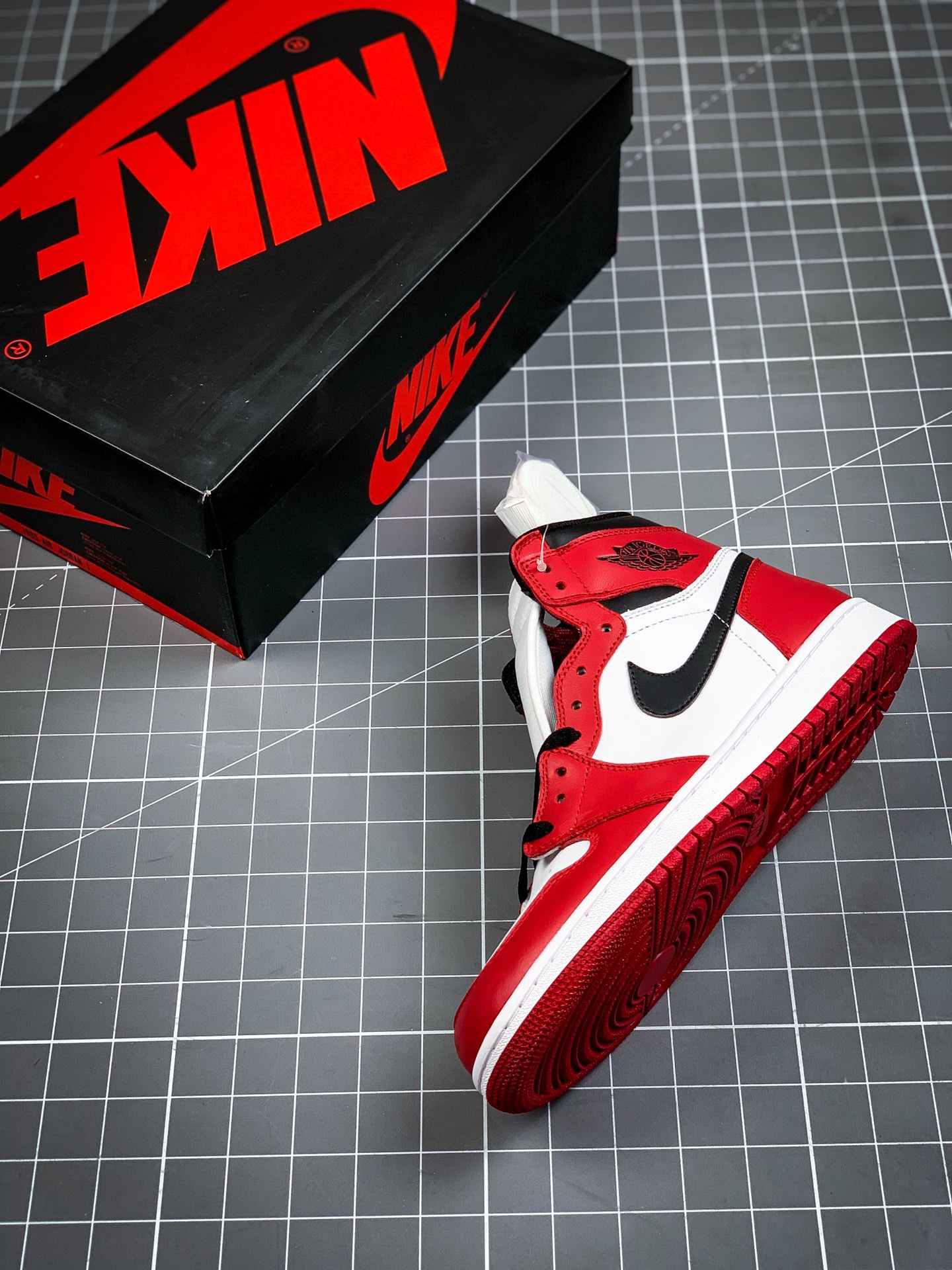 240 Air Jordan 1 Retro ” Chicago” AJ1乔1 芝加哥 555088-101