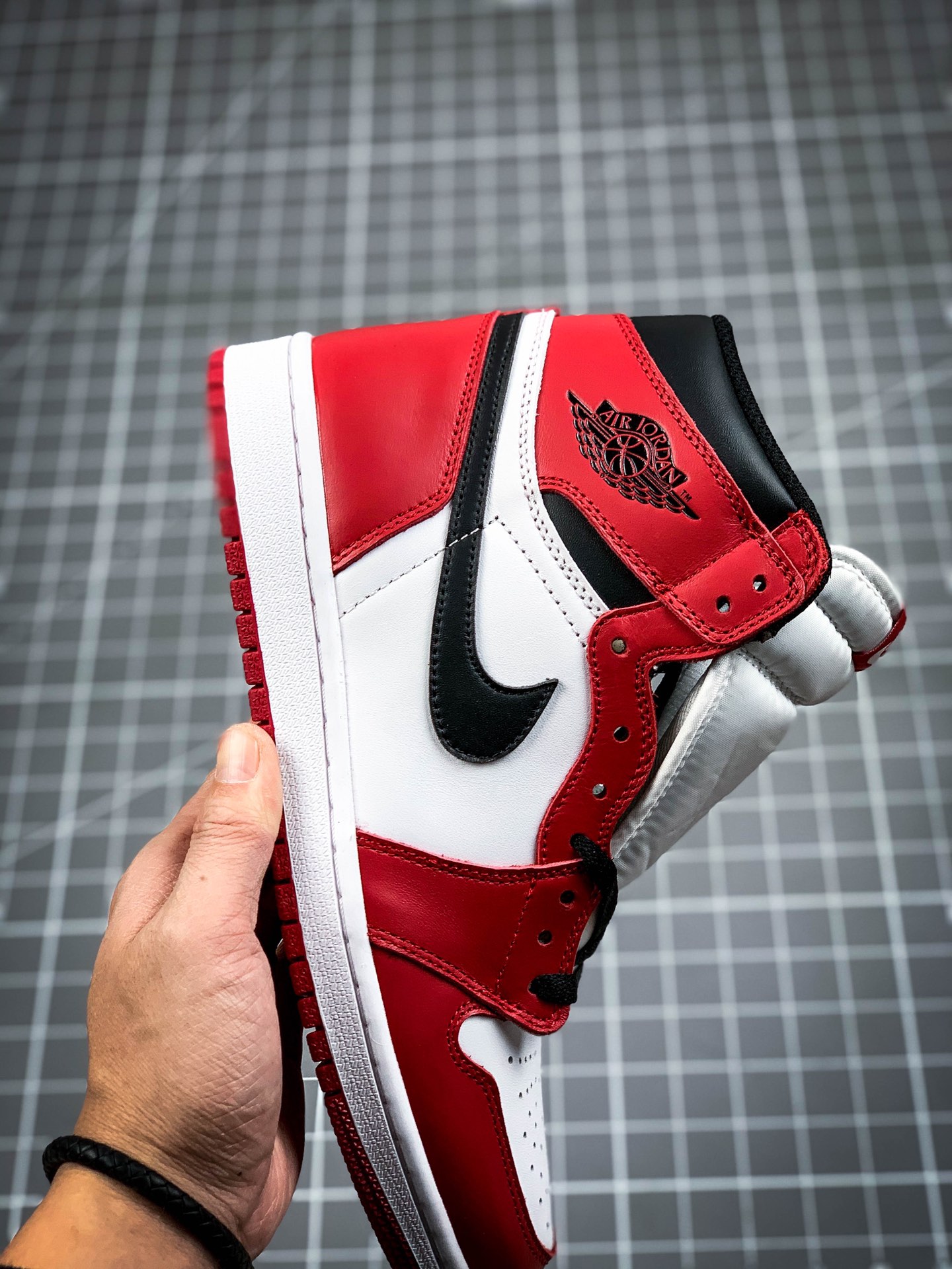 240 Air Jordan 1 Retro ” Chicago” AJ1乔1 芝加哥 555088-101