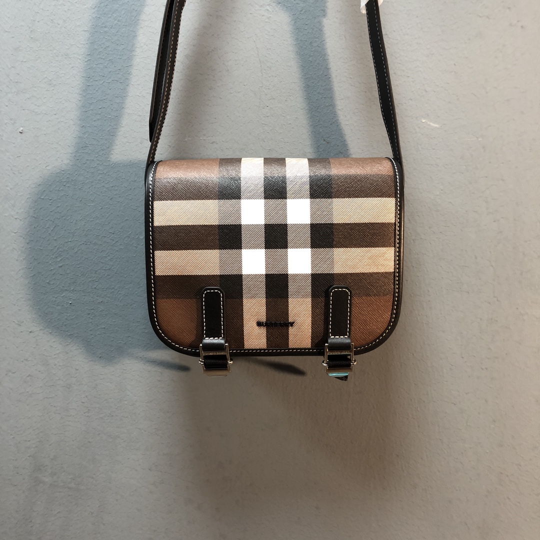 Burberry Shipped from the original factory Genuine goods, my dears! Checkered leather shoulder bag cross-body bag with adjustable shoulder strap,