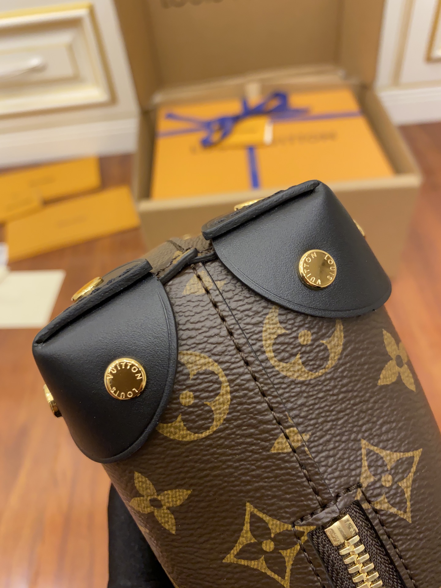 LV Moon Crossbody Monogram Eclipse - Taschen M23835