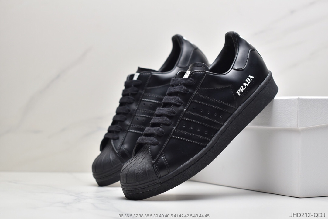190 公司级意大利奢侈品牌(普拉达)Prada x adidas Superstar 80s”White/Black”贝壳头经典百搭休闲运动板鞋“皮革白黑LOGO普拉达”FX4546